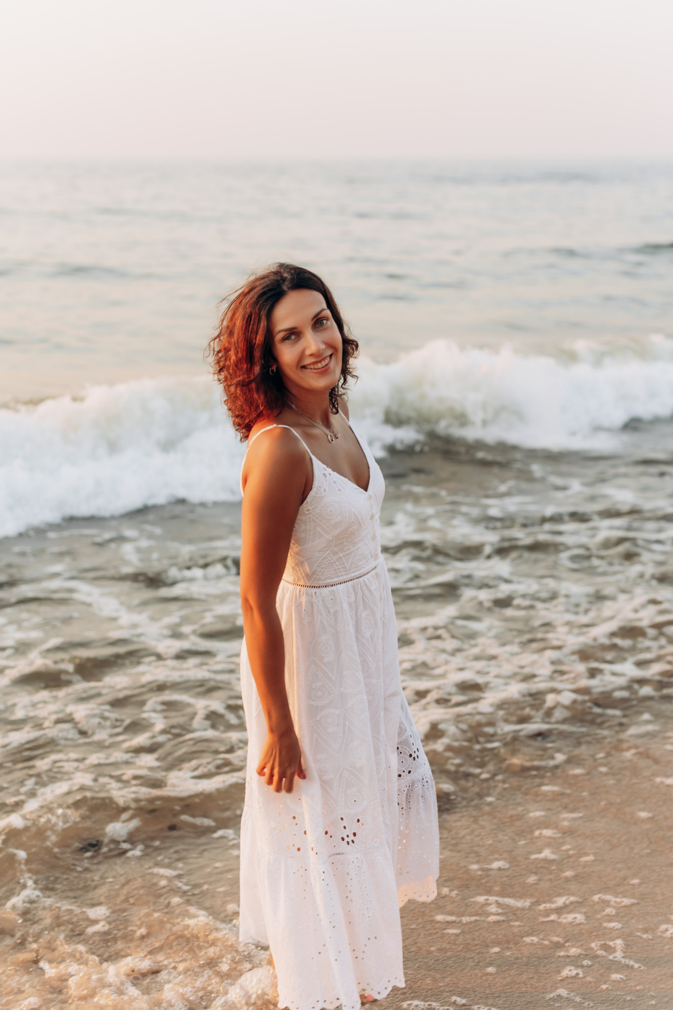 Подруги Пионеский Сосновый бор закат. Фотограф в Калининграде свадебная фотография, репортажная, фотосессии