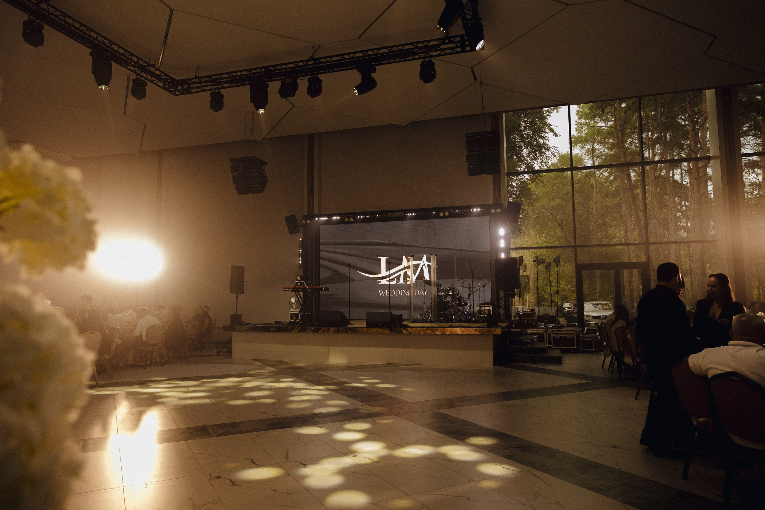 ПАРК СИТИ, MARY WHITE. Свадебный и индивидуальный фотограф в Челябинске Евгения Негодяева