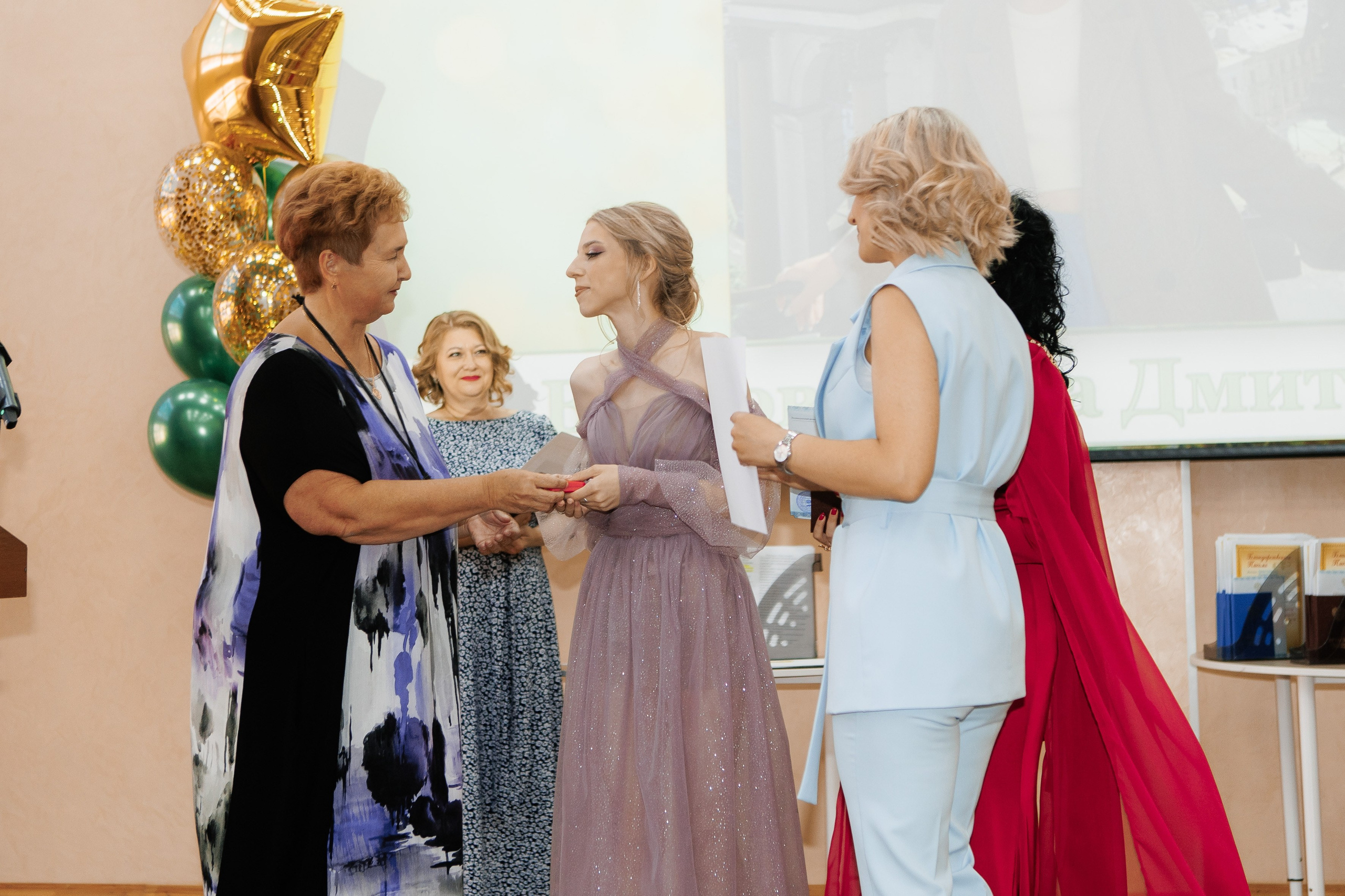 Выпускной Гимназия 12 2024 г. Свадебный и портретный Фотограф в Липецке Дмитрий Котюков