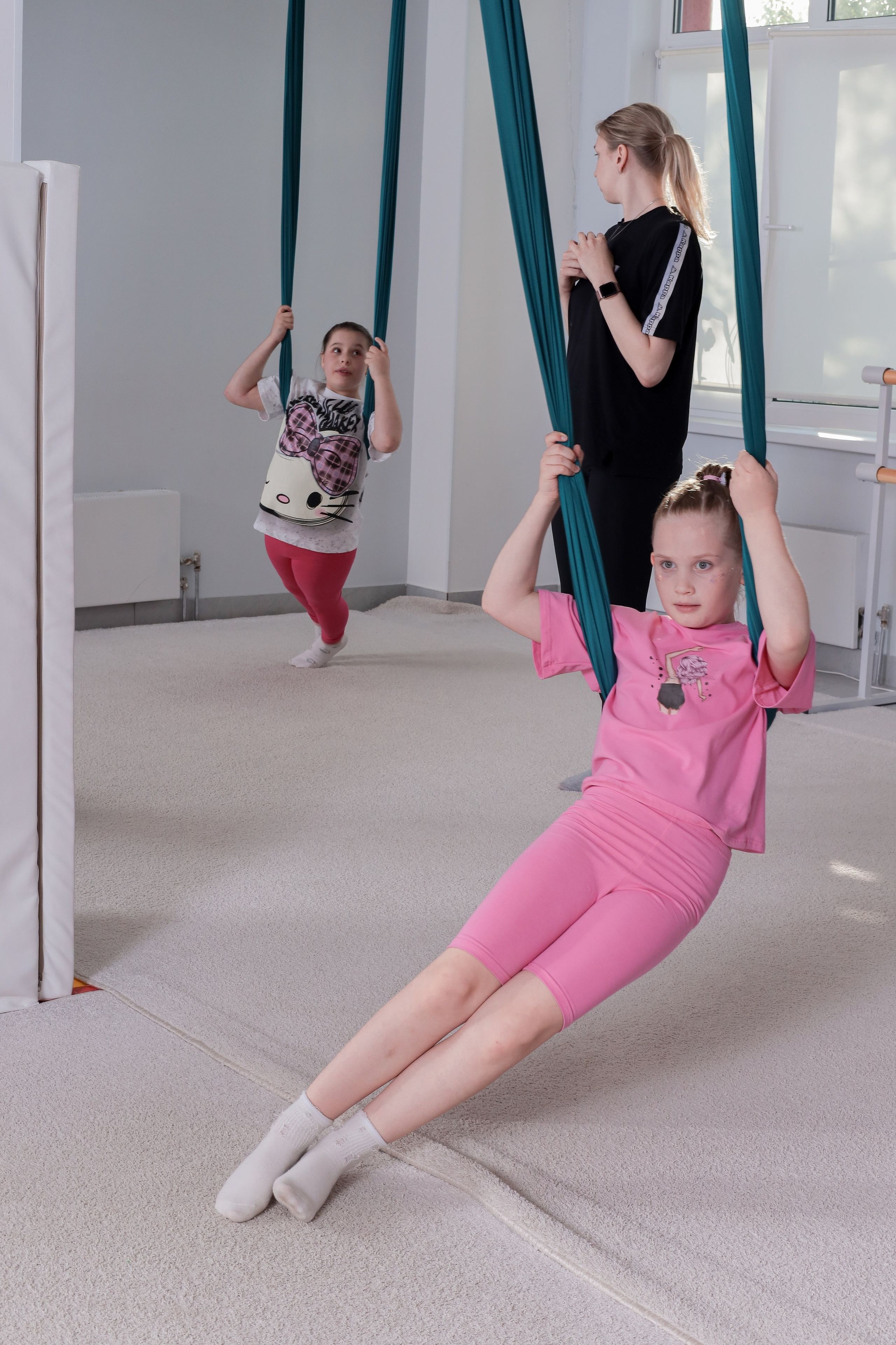 Детская аэройога. Фотограф Надршина Лилия