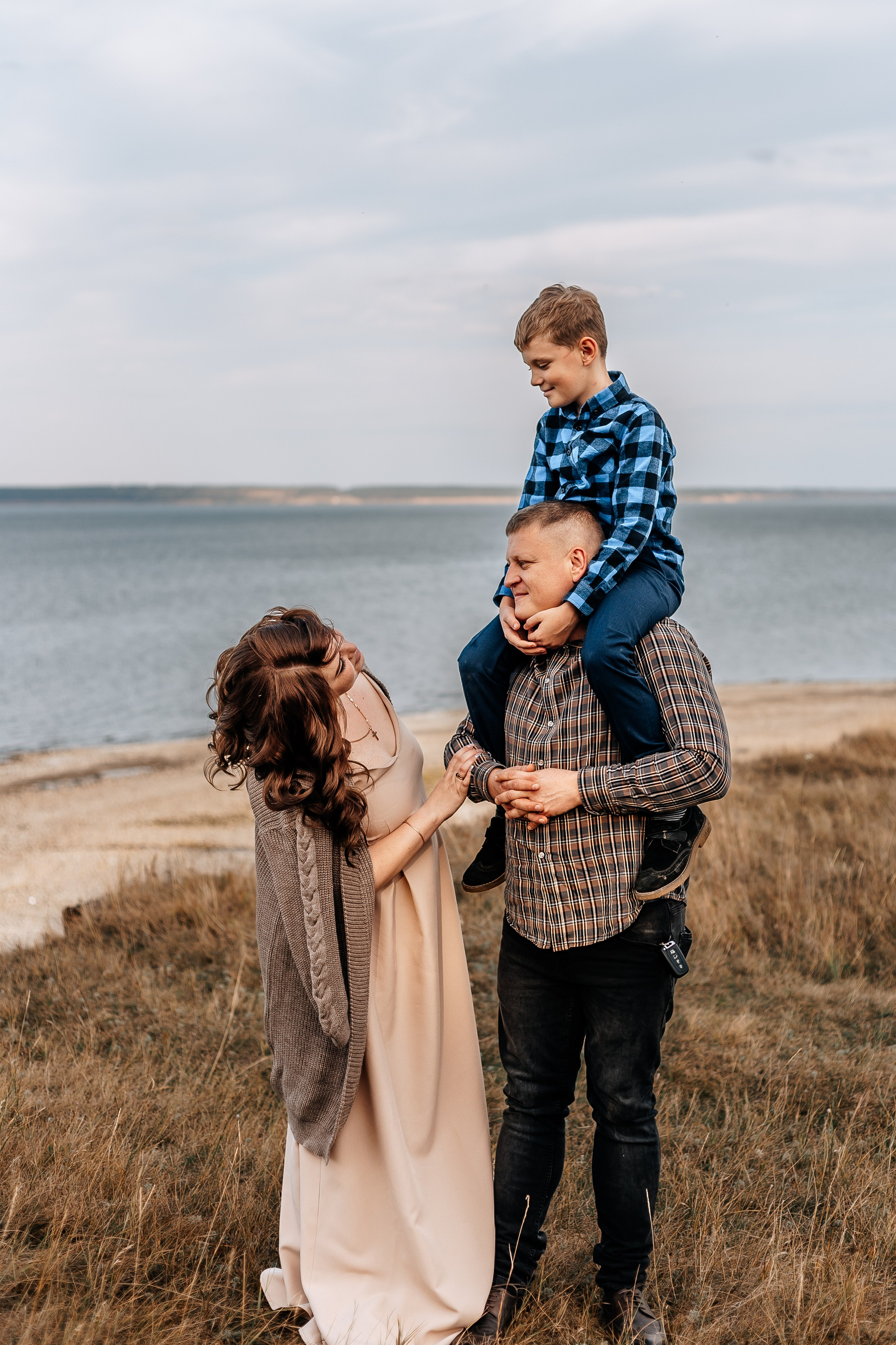 Прогулка по пляжу. Дедюля Максим — Свадебный фотограф в городе Ульяновск
