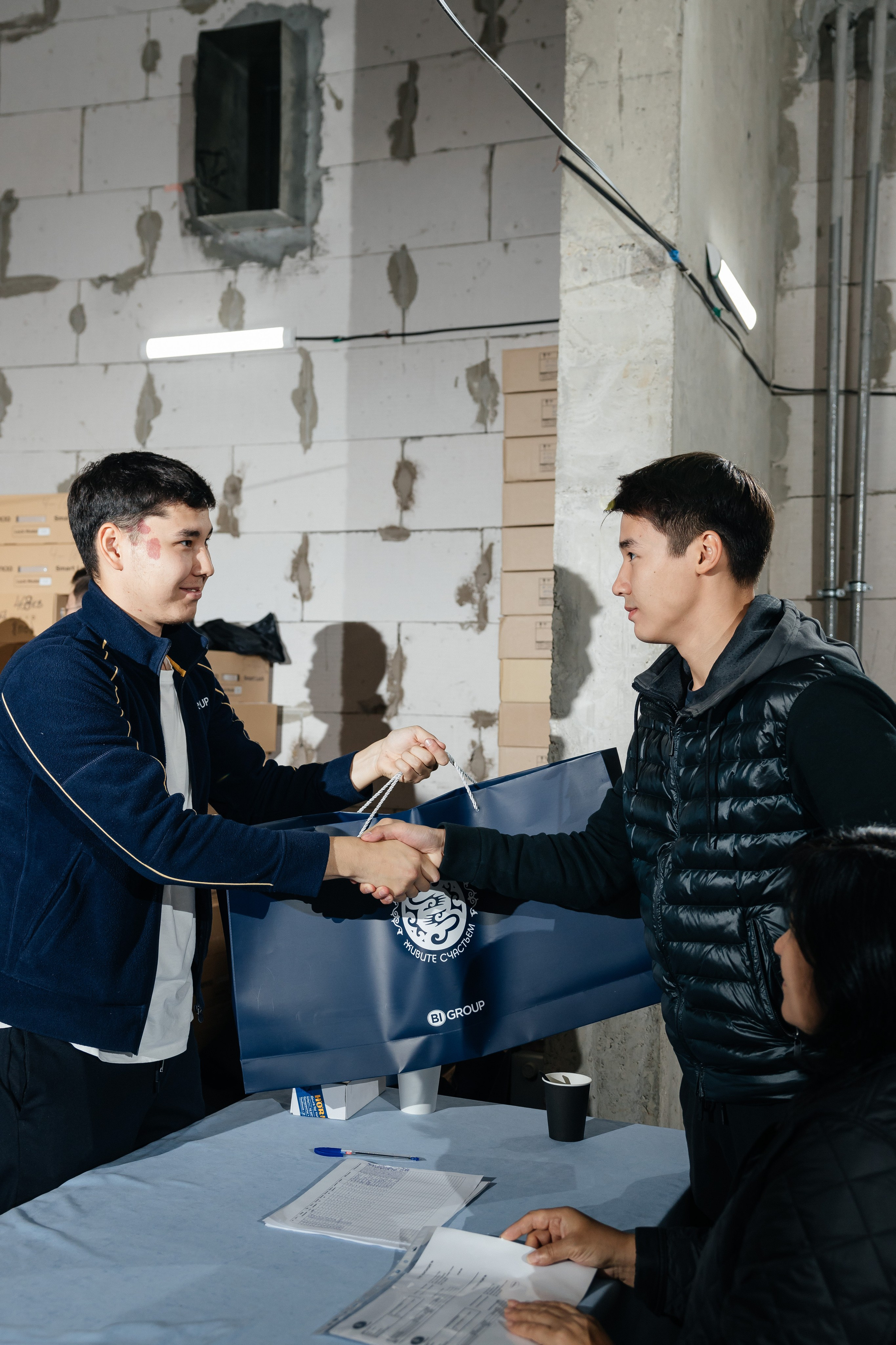 Проект 1. Вручение ключей BI Group. Дата: октябрь 2023. Профессиональный фотограф в городе Астана/Алматы Даурен Сембаев