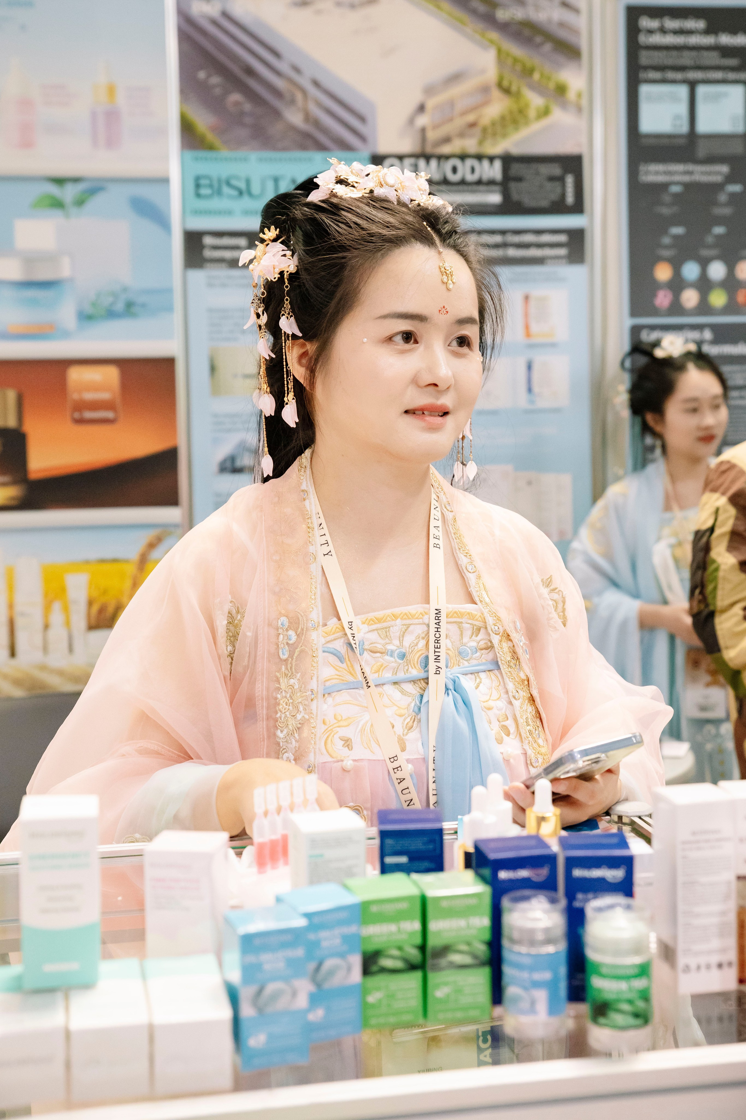 Выставка BEAUNITY by InterCHARM 2026. Профессиональный фотограф в Москве | Заказать фотосессию и съемку