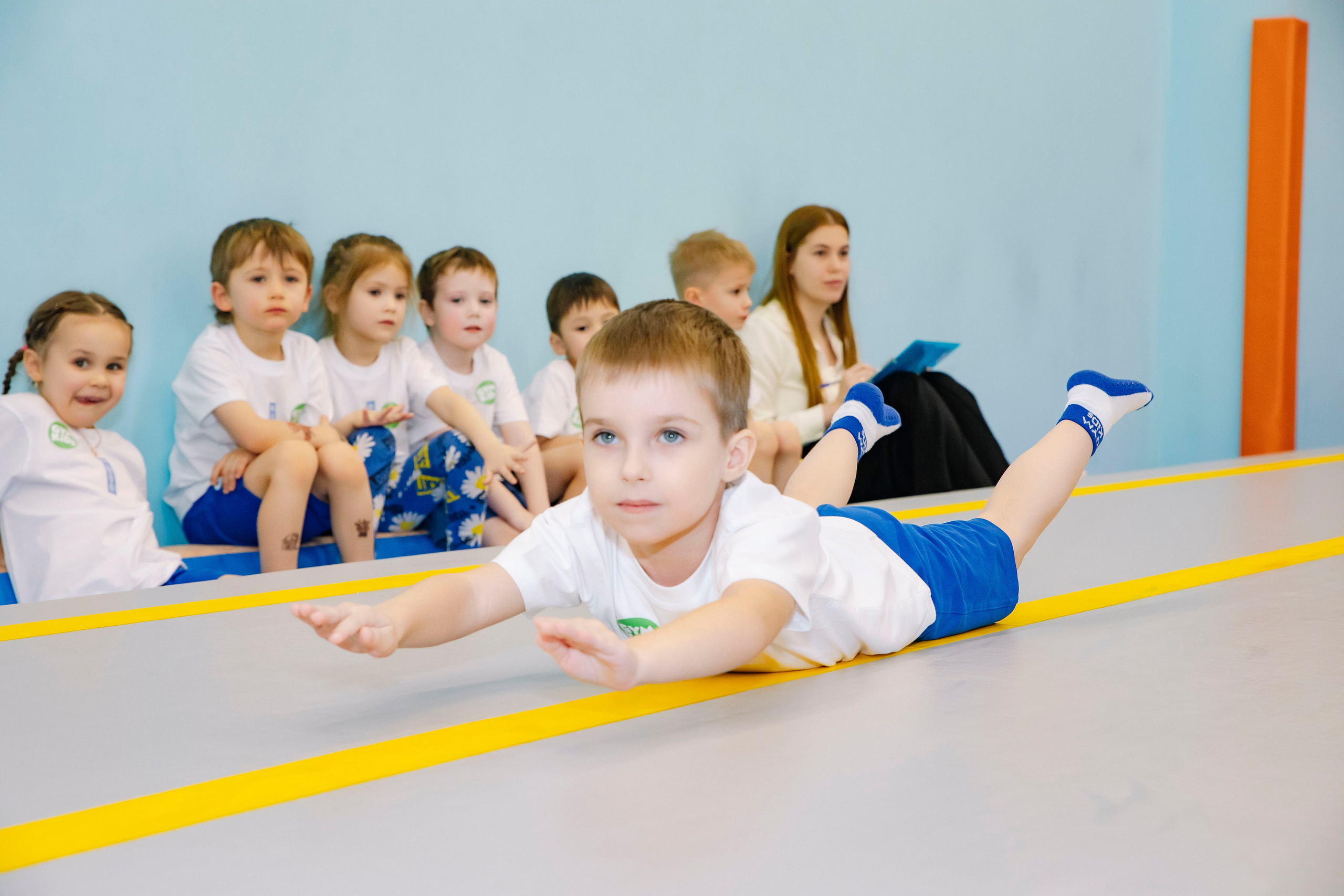 Соревнования по гимнастике в Gymkids Чертаново. Профессиональный фотограф в Москве | Заказать фотосессию и съемку