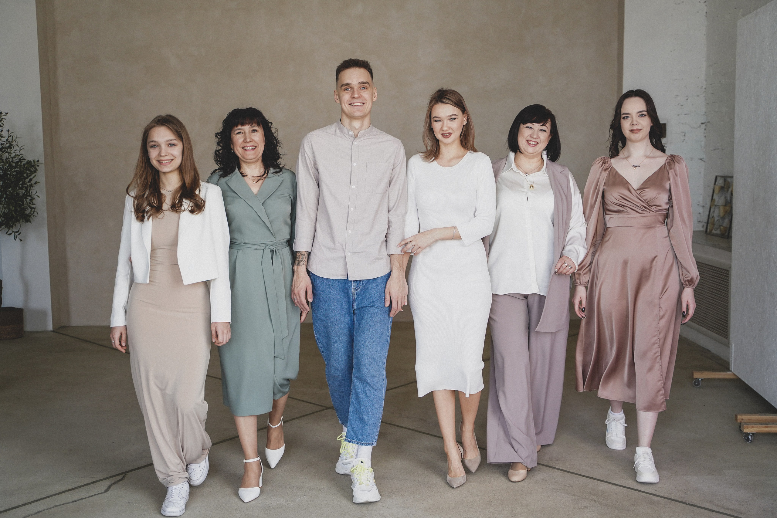 Фотосессия большой семьи в студии. Семейный и женский фотограф в Краснодаре Анастасия Приймак