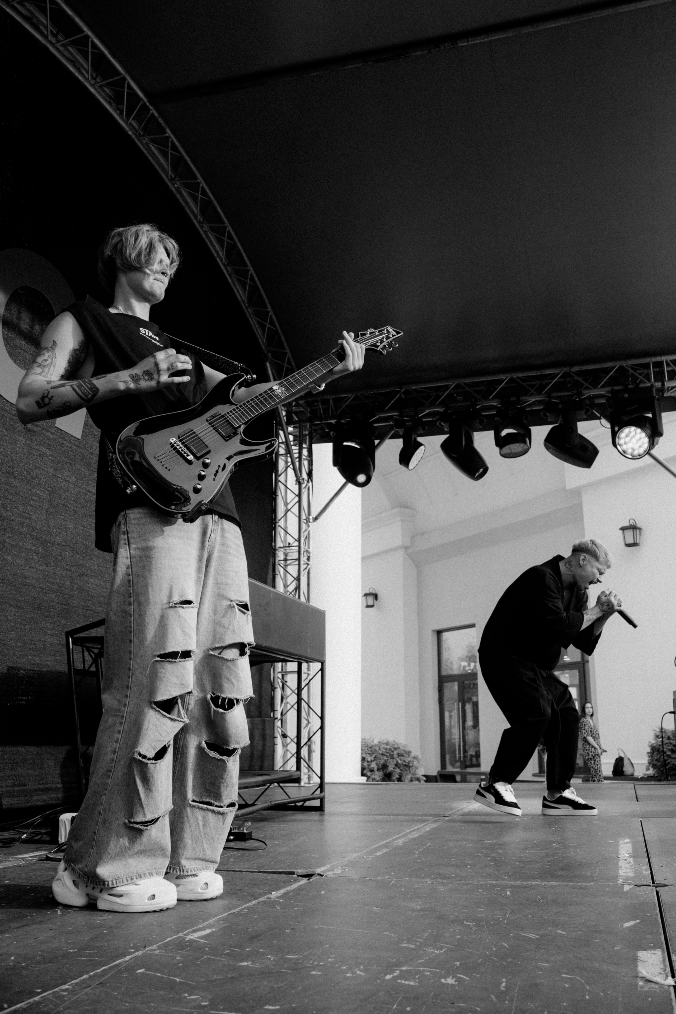 OK Mag SUMMER FEST 2025. Бэкстейдж и репортажный фотограф в Москве Артем Онацко