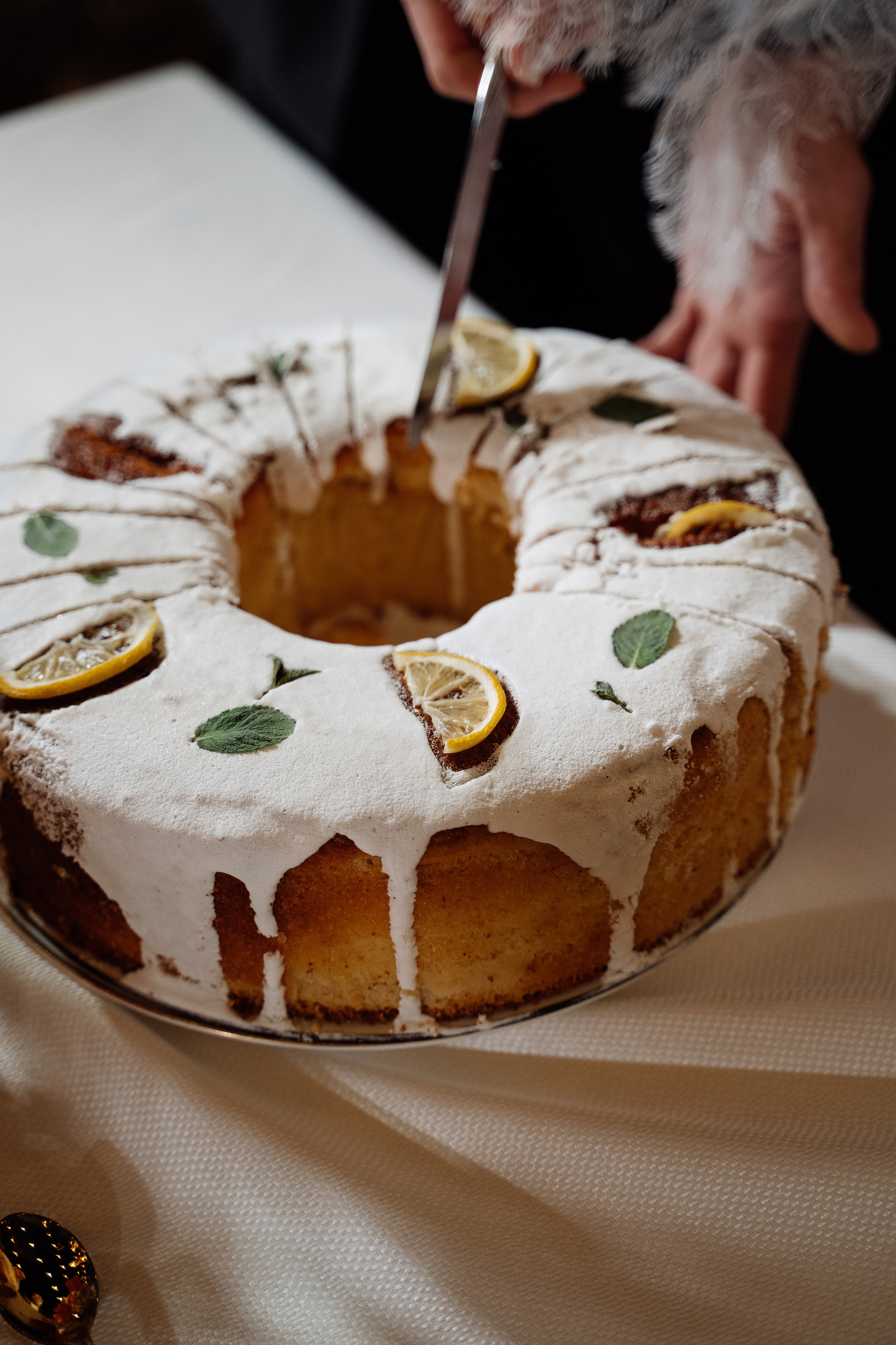Свадьба в шато. Свадебный фотограф организатор в Санкт-Петербурге Ассоль Опарина