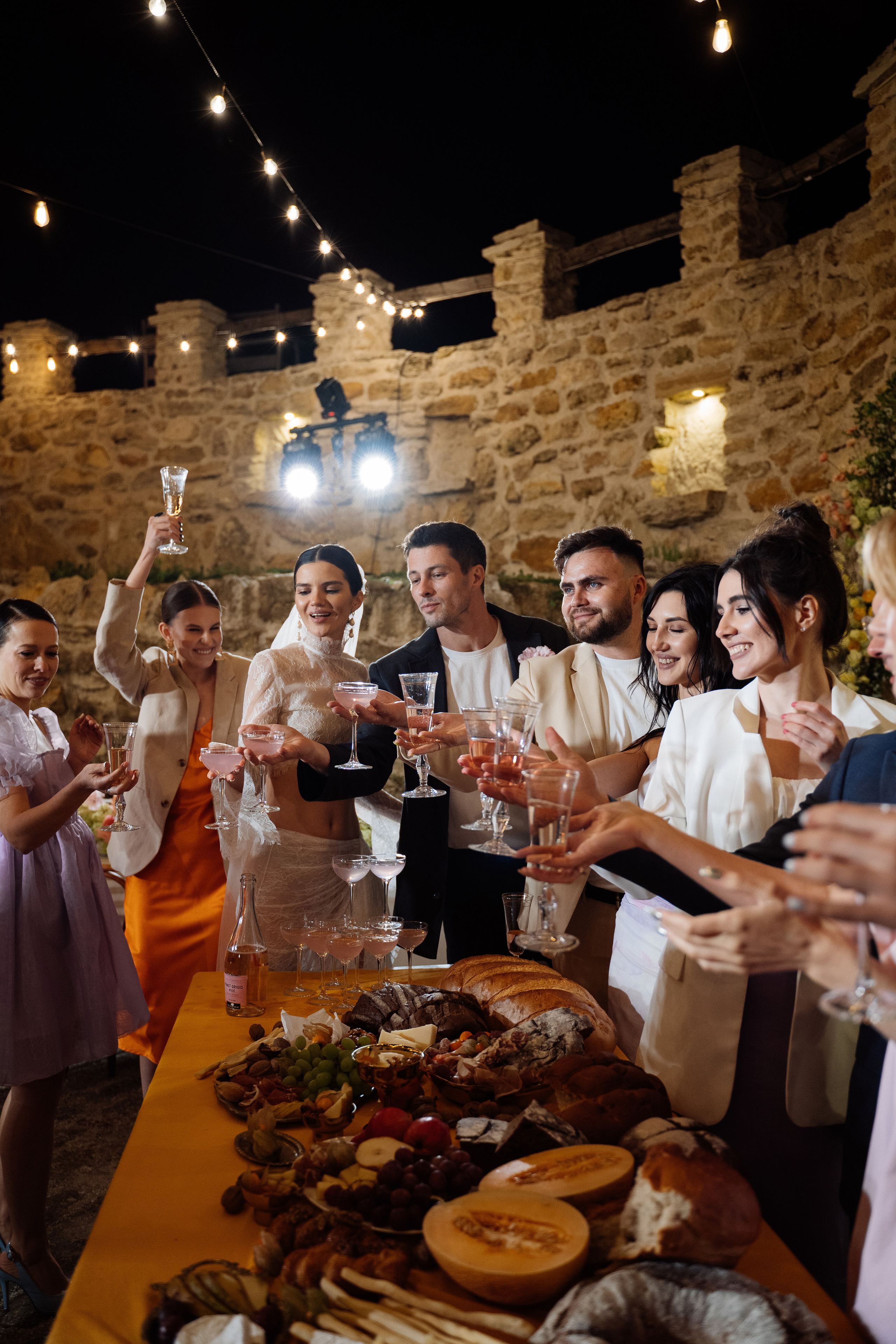 Свадьба в шато. Свадебный фотограф организатор в Санкт-Петербурге Ассоль Опарина