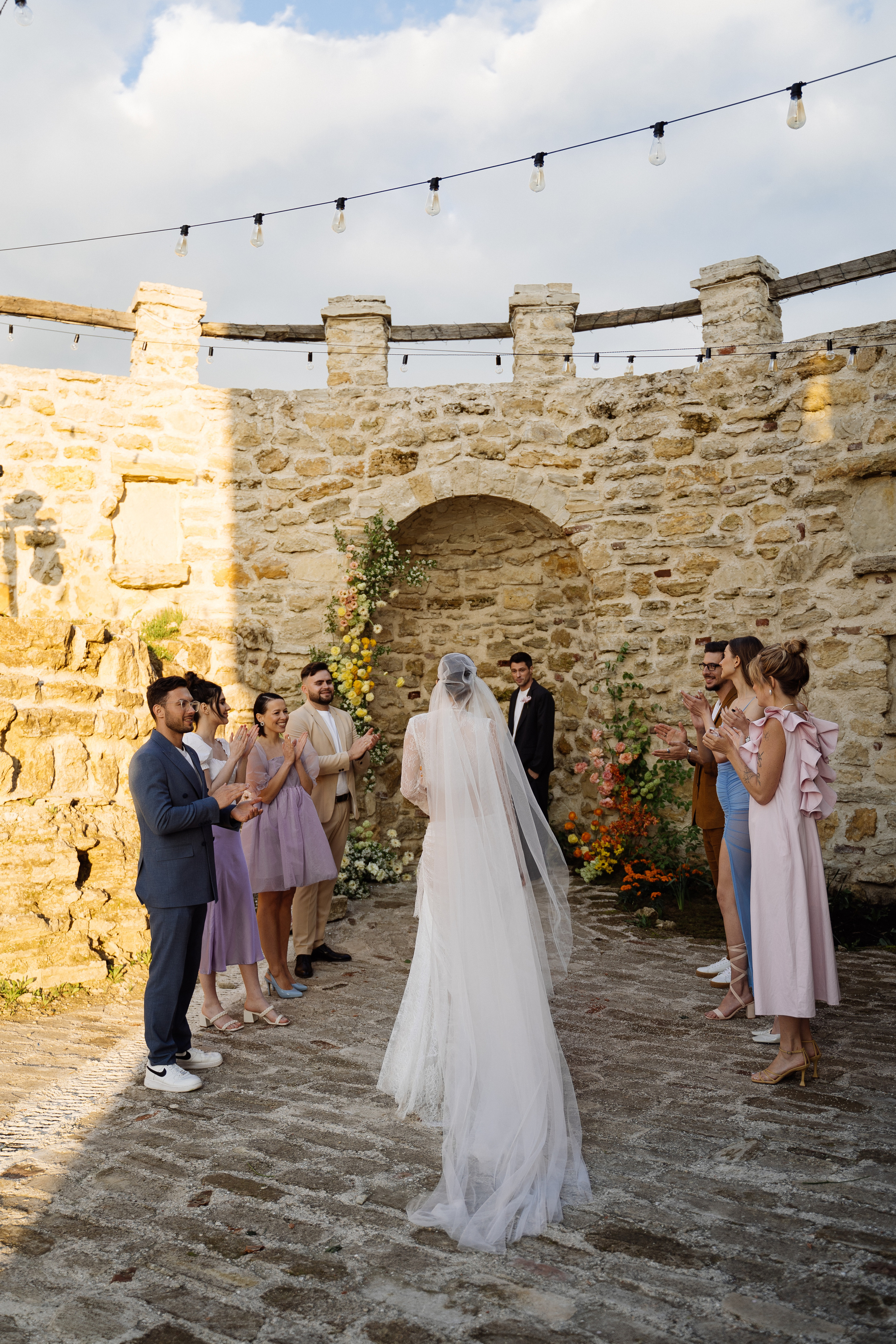 Свадьба в шато. Свадебный фотограф организатор в Санкт-Петербурге Ассоль Опарина