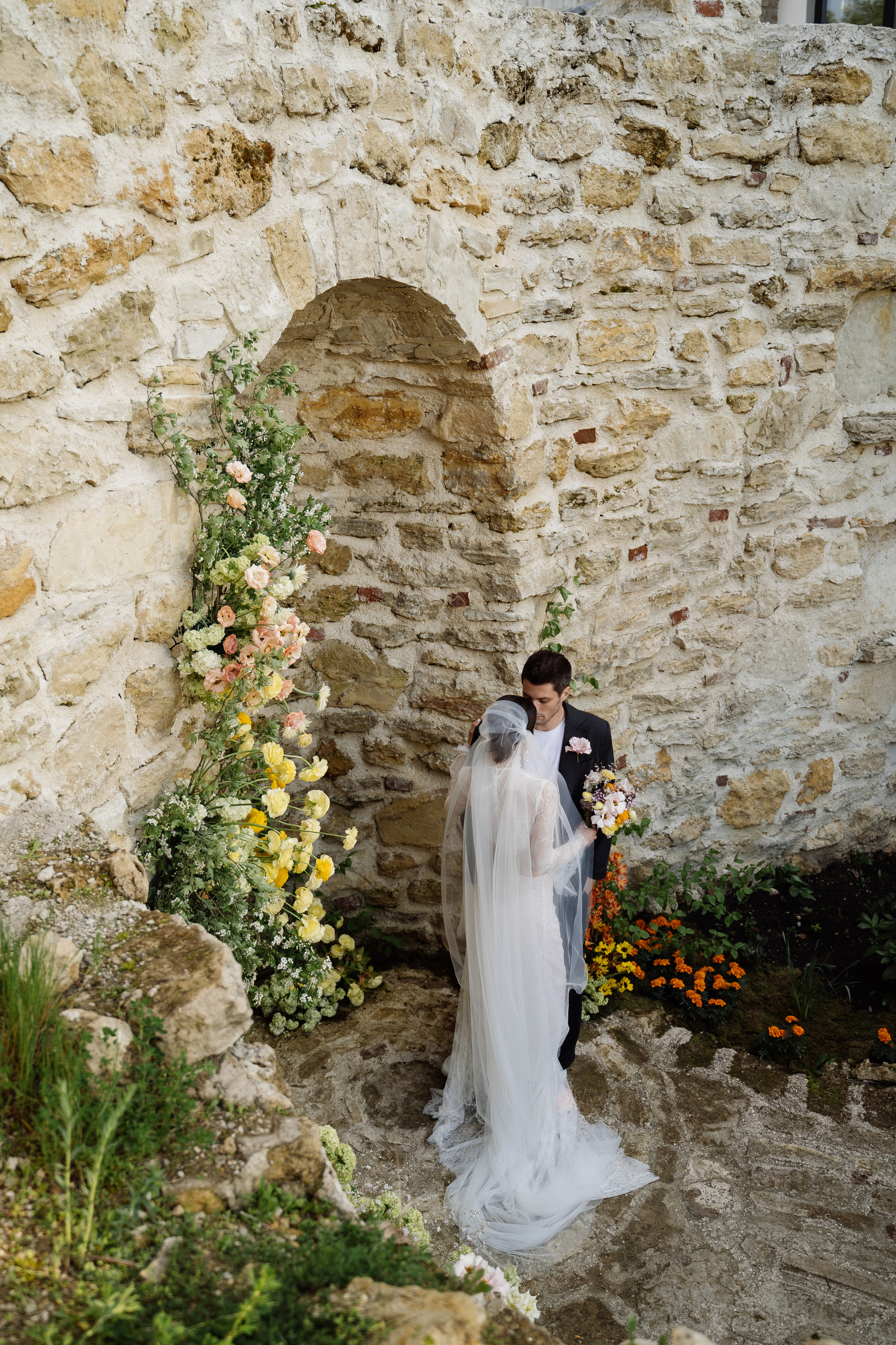 Свадьба в шато. Свадебный фотограф организатор в Санкт-Петербурге Ассоль Опарина