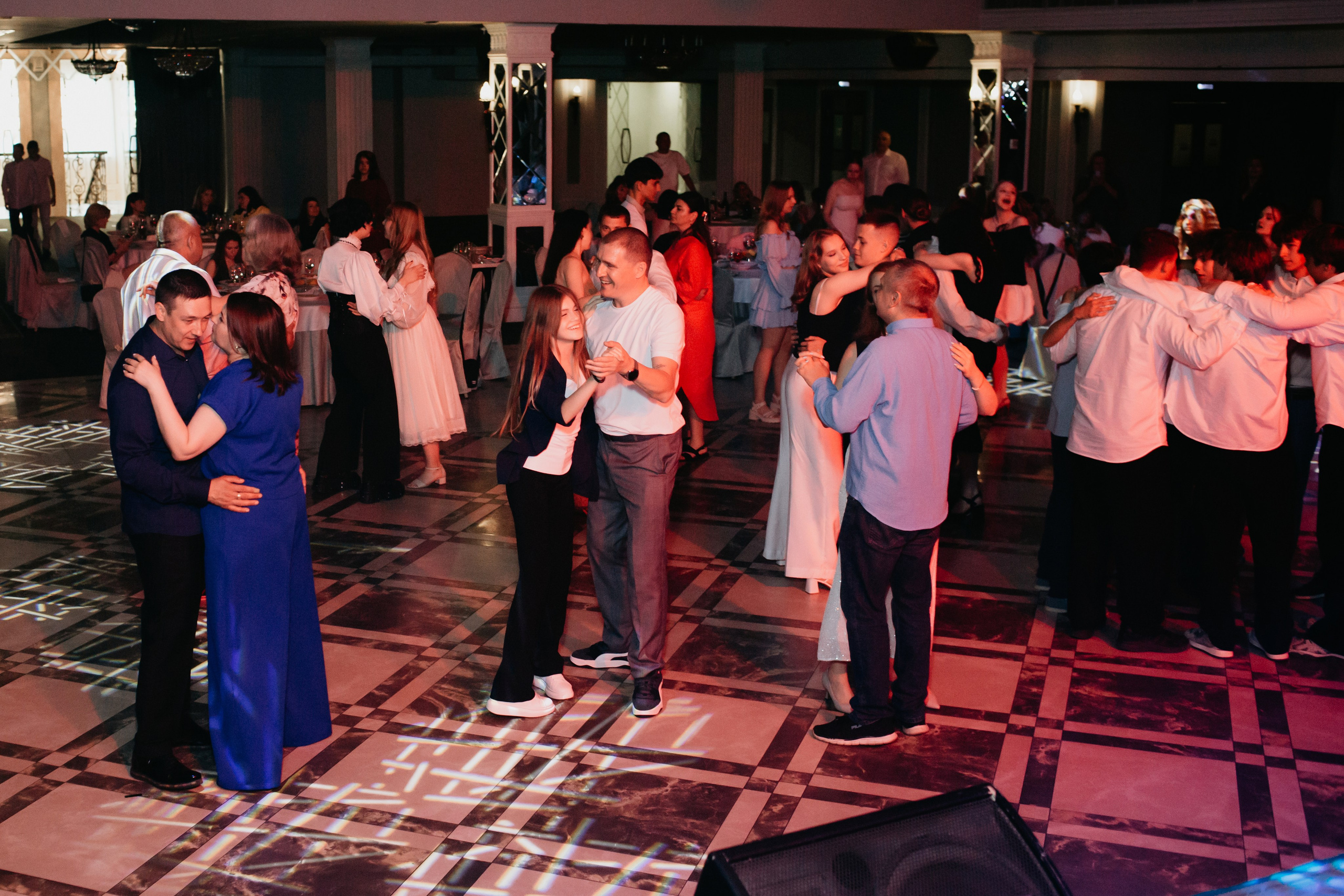 Выпускной 2025 (9класс) 124 школа. Фотограф в Челябинске Ополихина Анна