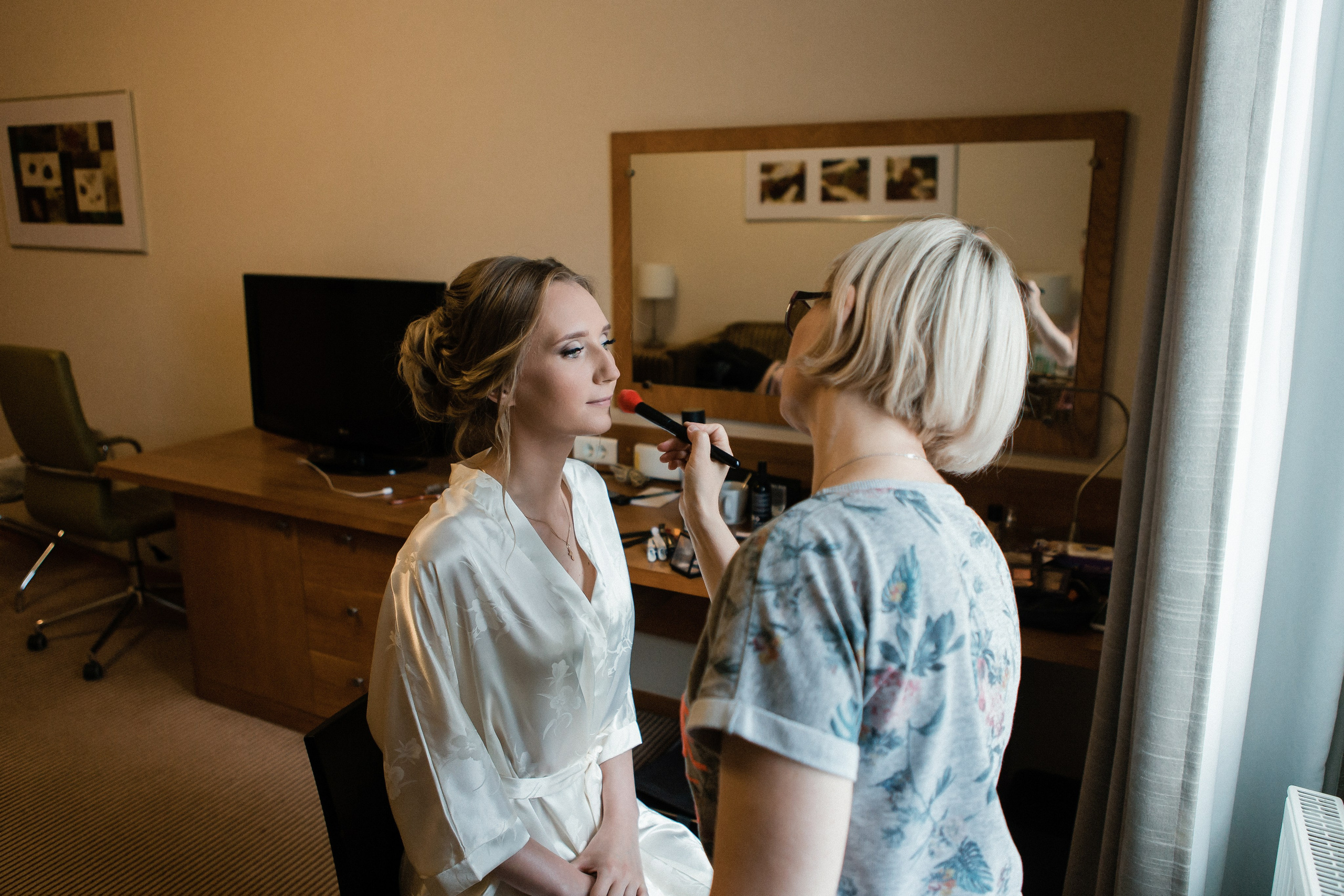 Свадебная фотосессия Сергея и Елены. Наш свадебный день. Видеосъемка и фотосъемка свадеб. Фотограф и оператор на свадьбу. Видеосъемка подкастов, собственная видео-фотостудии. Предметная фотосъемка