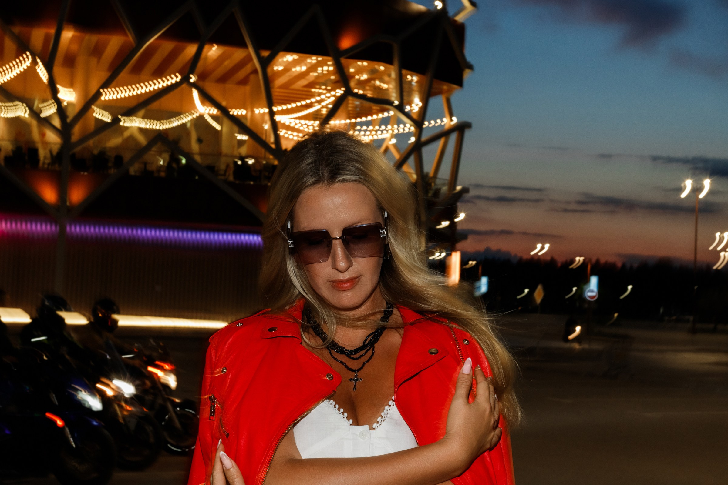 Ночная серия. Вспышка. Наталья. Евгения. Июнь 2025. Фотограф Пермь. Свадьбы. Семья и дети, школа, д. сад. Фотокниги