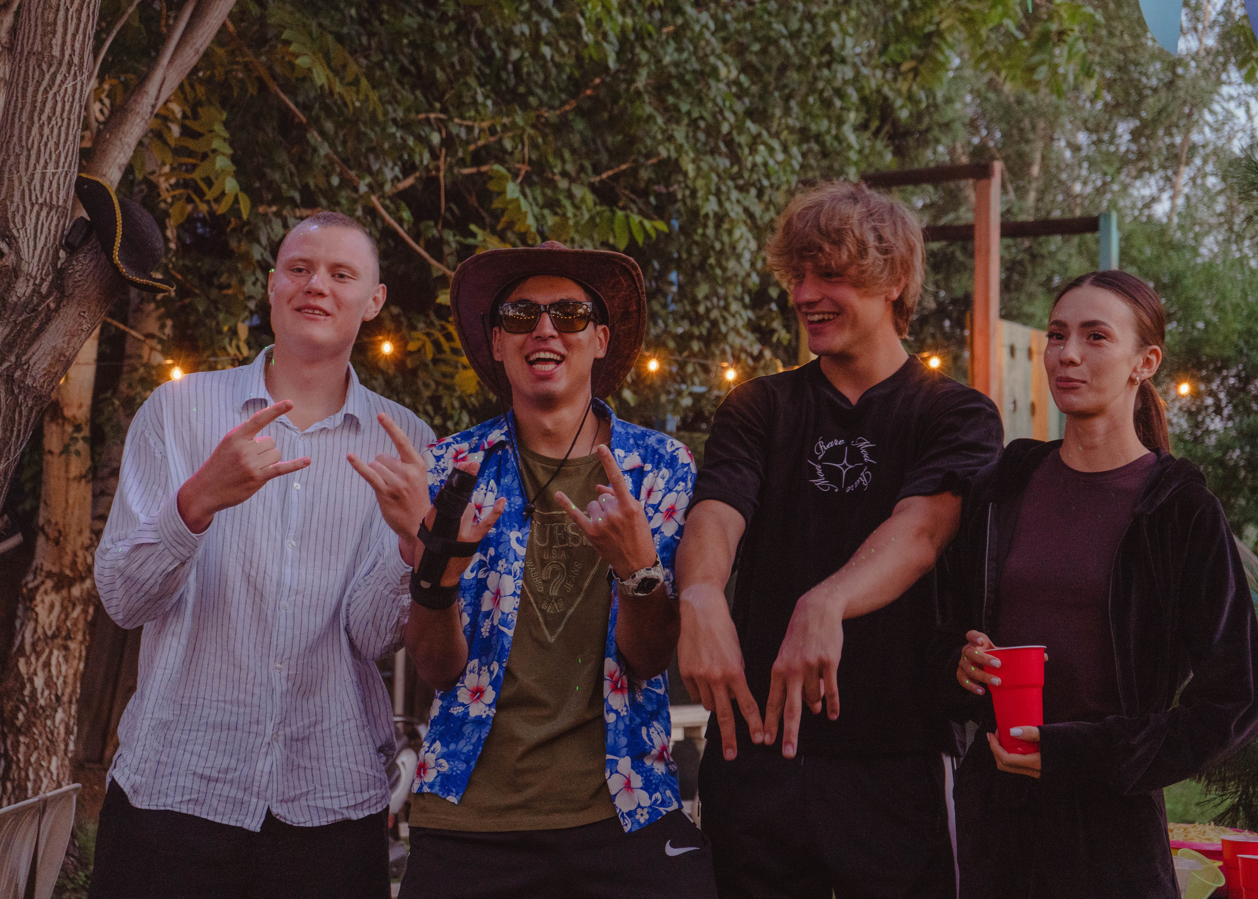 Гавайская вечеринка. Кир Анисин. Режиссер & фотограф