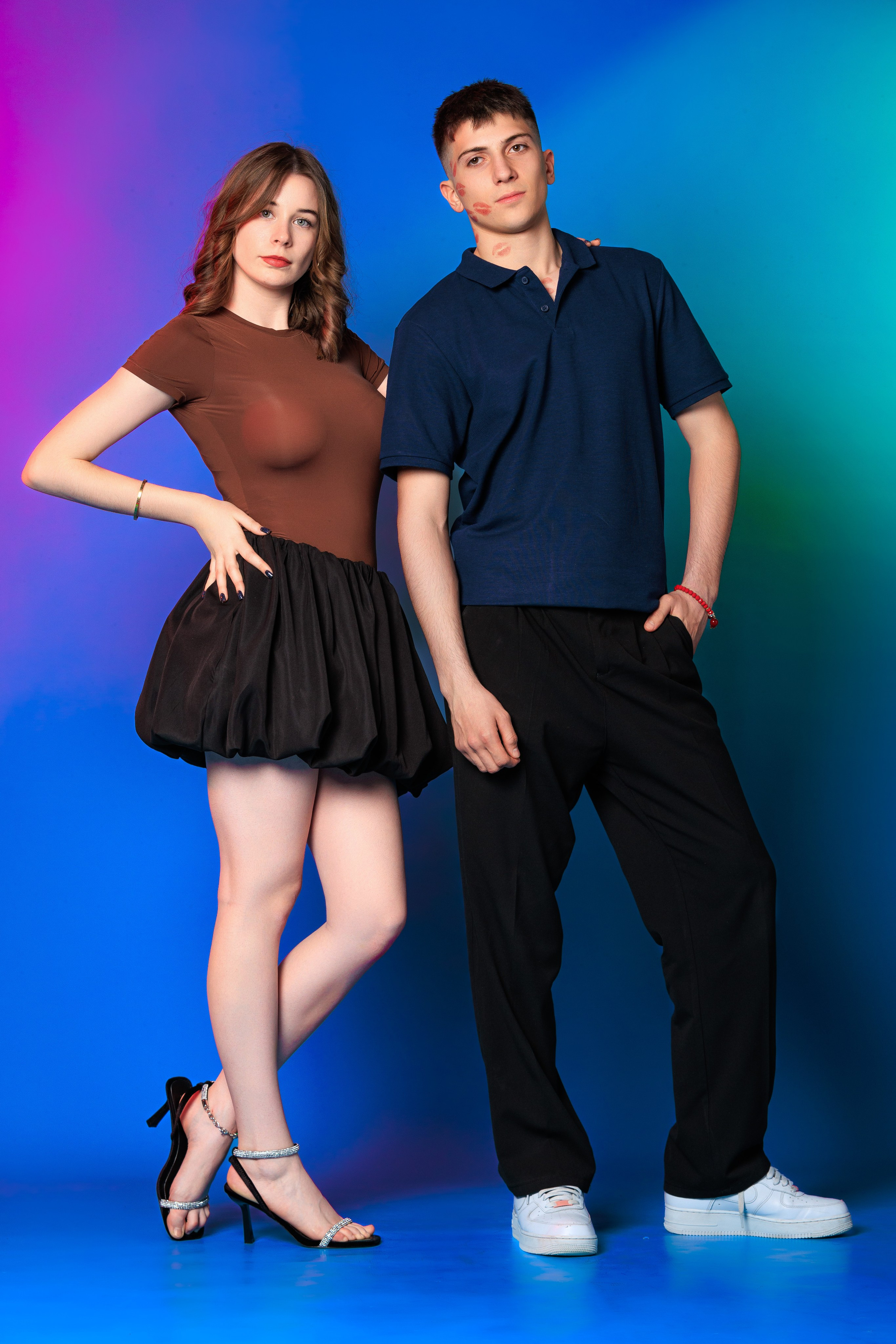 Смотреть фотки в фотостудии. Выпускные альбомы Геленджик, Новороссийск, Краснодар, Туапсе