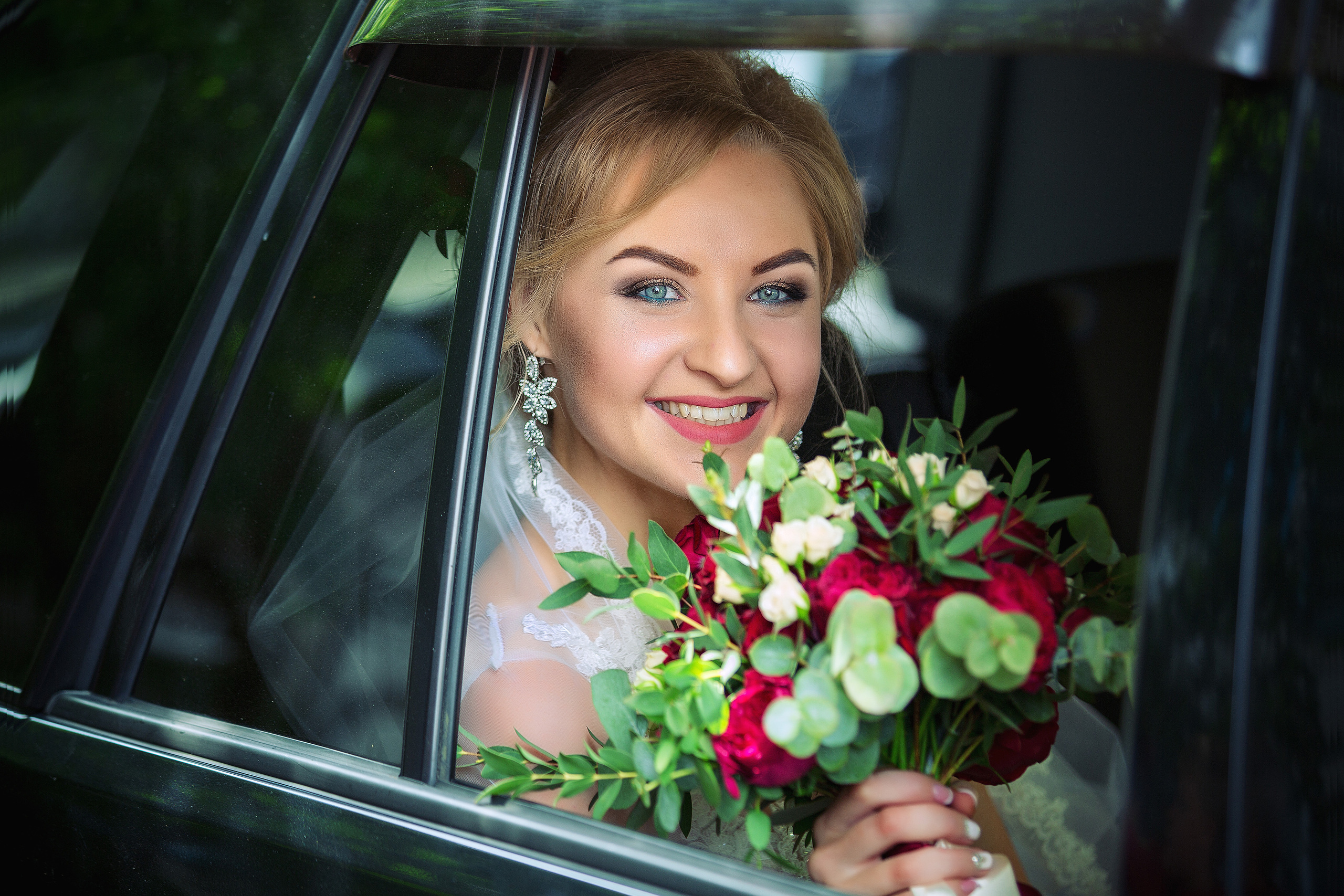 портрет невесты с букетом