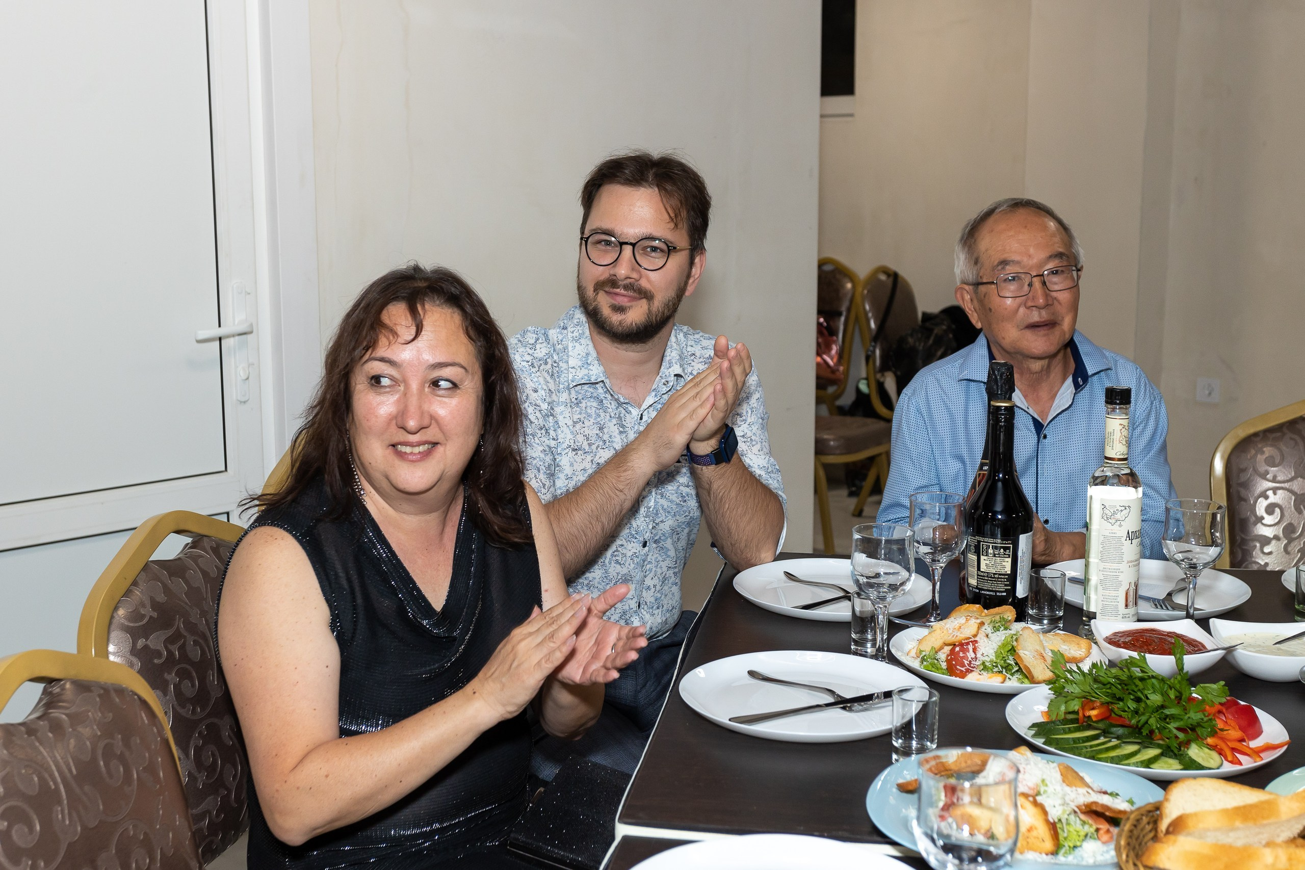 Вручение аттестата и выпускной вечер. Выпускные альбомы Майкоп, Краснодар Елена Золотарева