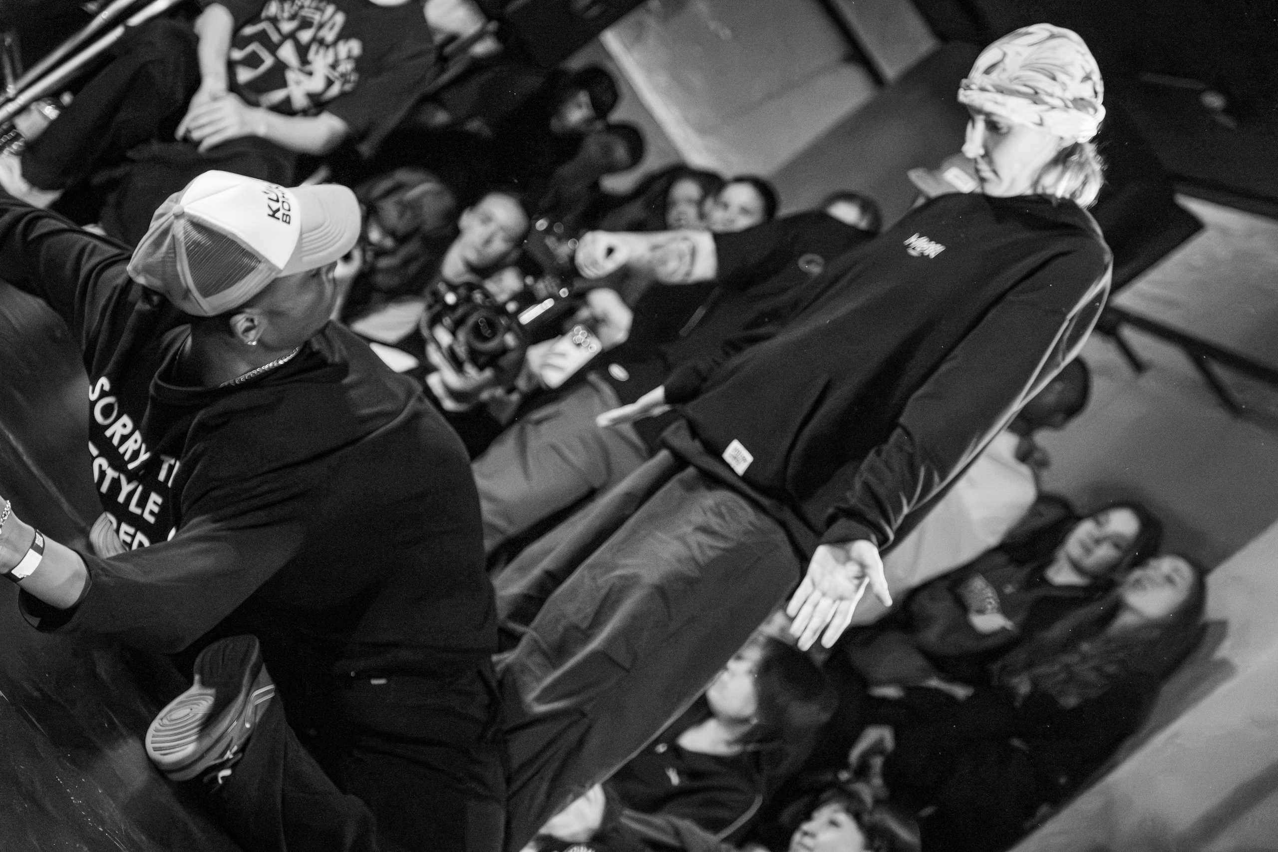 ODD BATTLE 04/05 (@youlovebu). Соня бу тебя сфоткала
