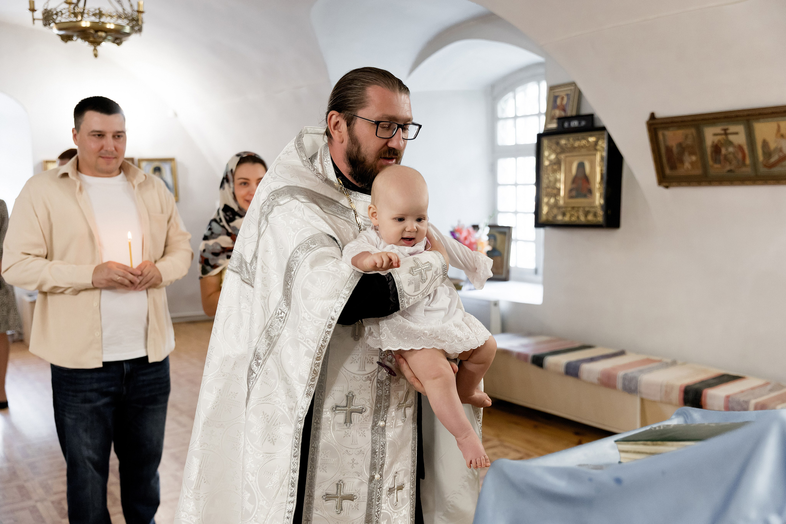 Крещение Полины в Церкви Илии Пророка. Свадебный фотограф в Пскове и Санкт-Петербурге | Анна Голикова