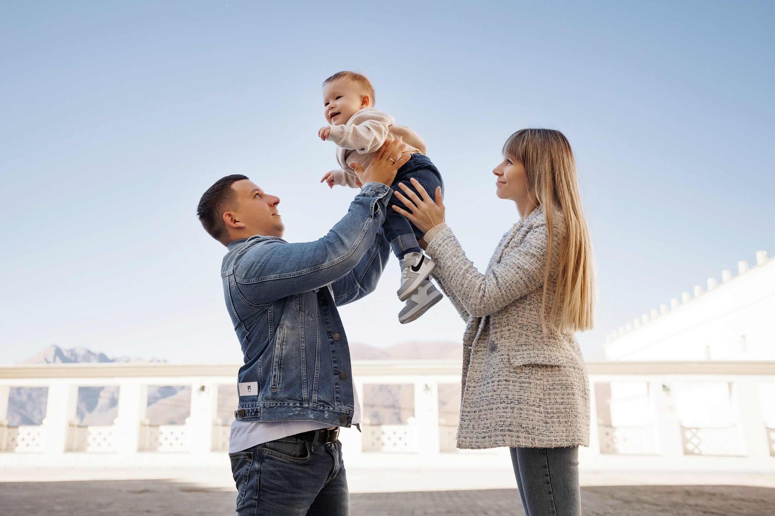 Семейная фотосессия в Красной поляне. Свадебный и семейный фотограф в Сочи Денис Вялов