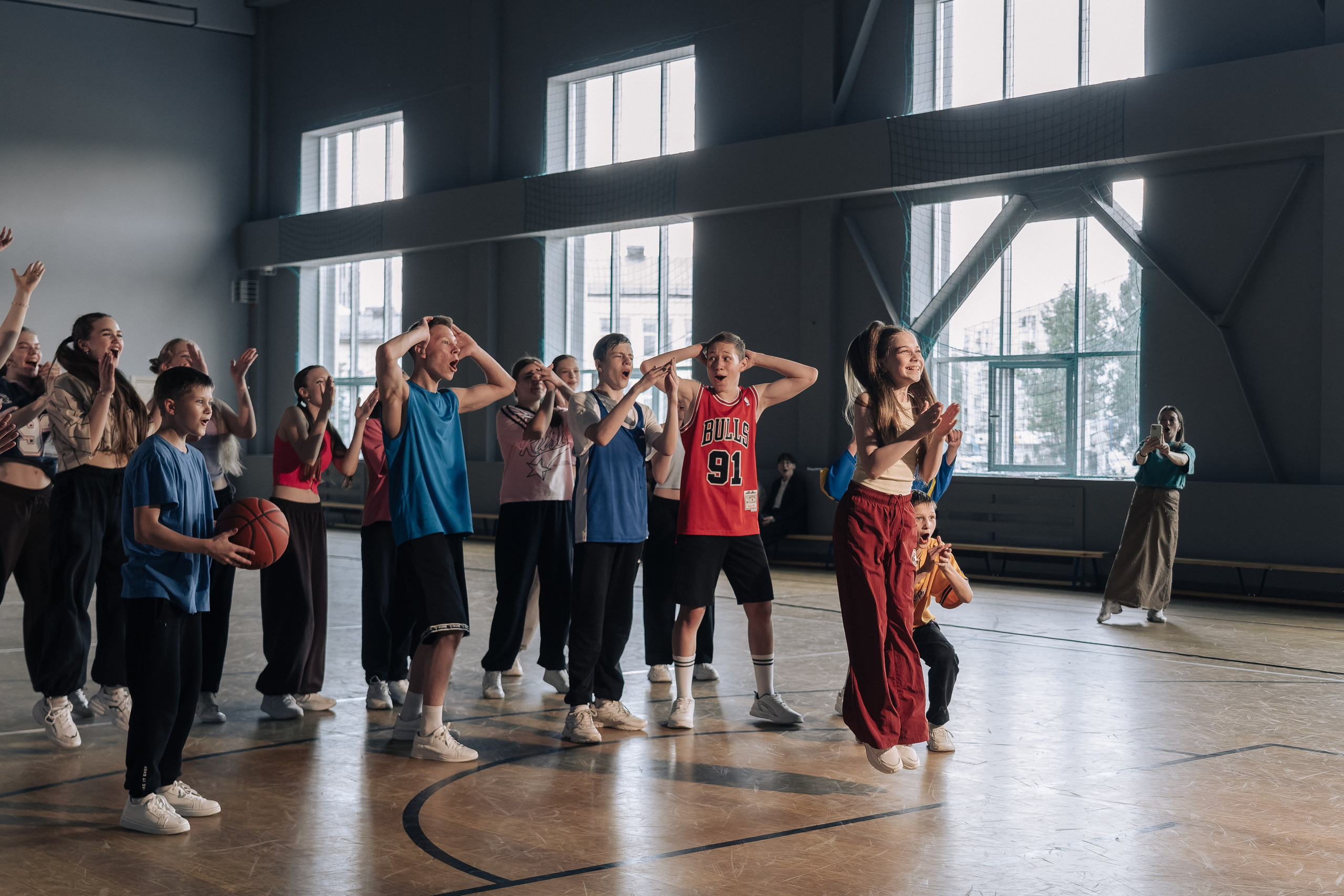 Бэкстейдж клипа Baby one more time. Паша Страхов — фотограф