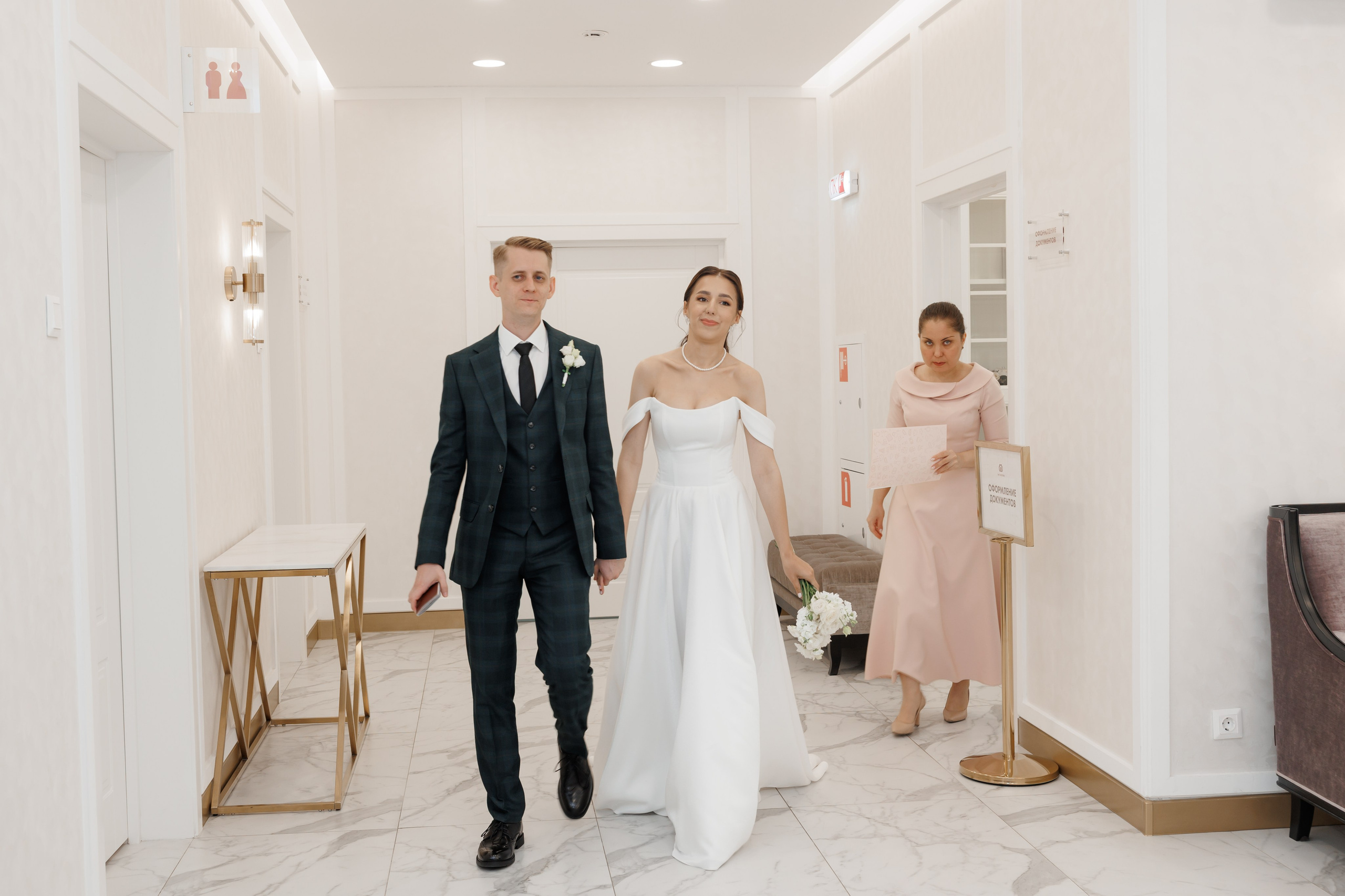 Регистрация в отеле Fish Point, ЗАГС Бутово, прогулка в Остафьево. Свадебный и репортажный фотограф (Москва, Королев и другие)