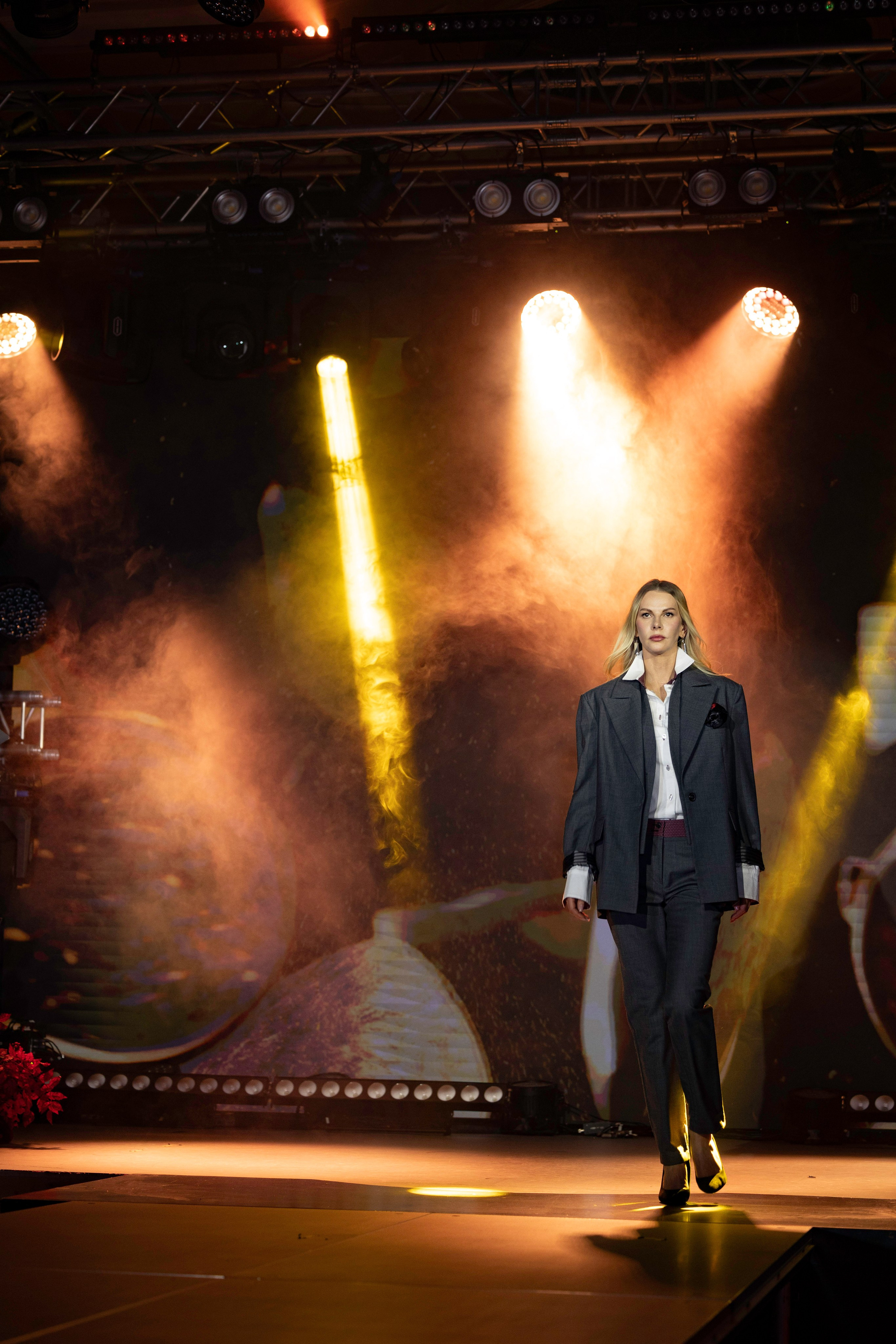 Модный показ «ИСКУШЕНИЕ» Казино Шамбала. Фотограф Olya Posnimay