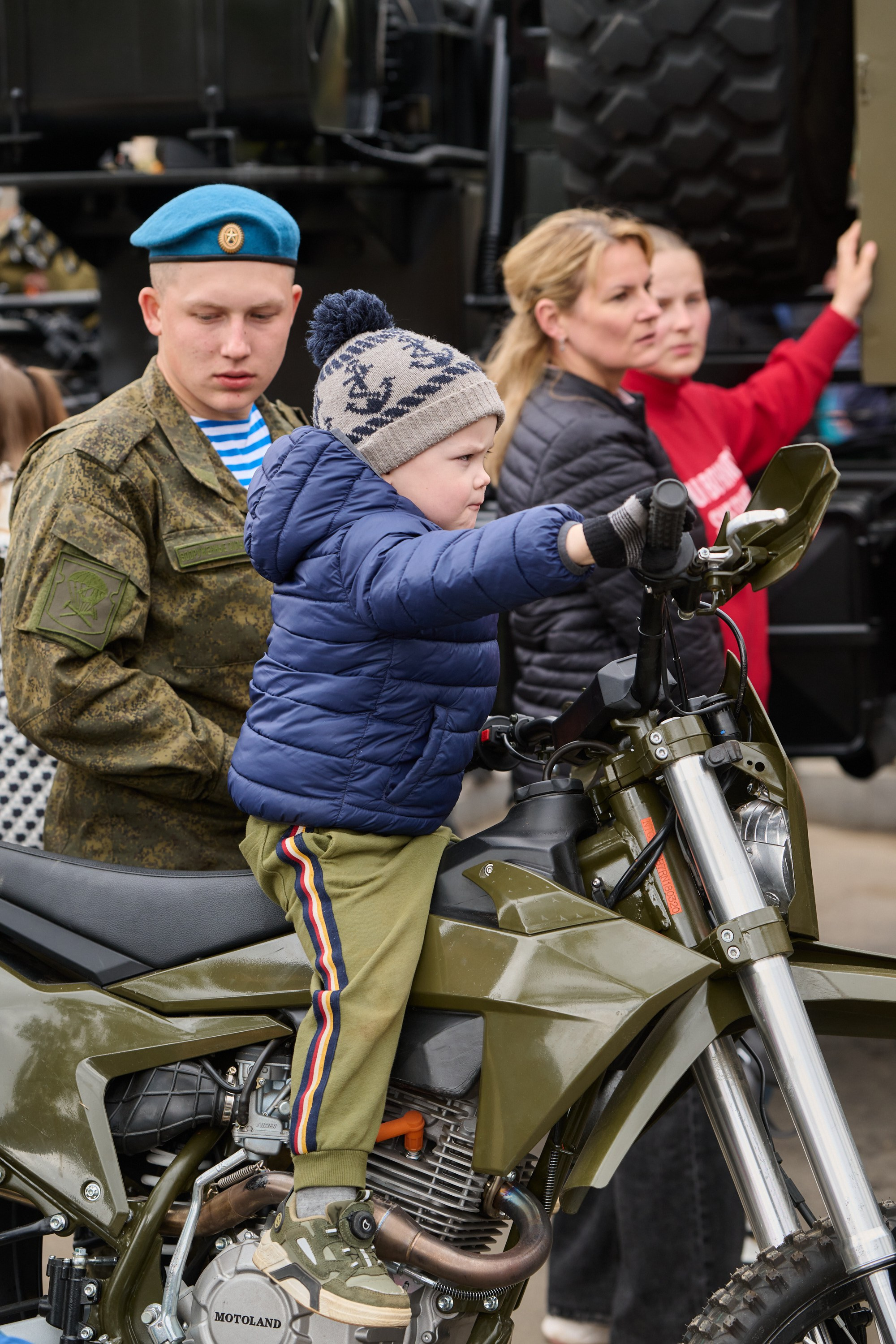 Празднование 9 мая в Иваново. Фотограф в Иваново: Каталожная съемка одежды и постельного белья, Wildberries