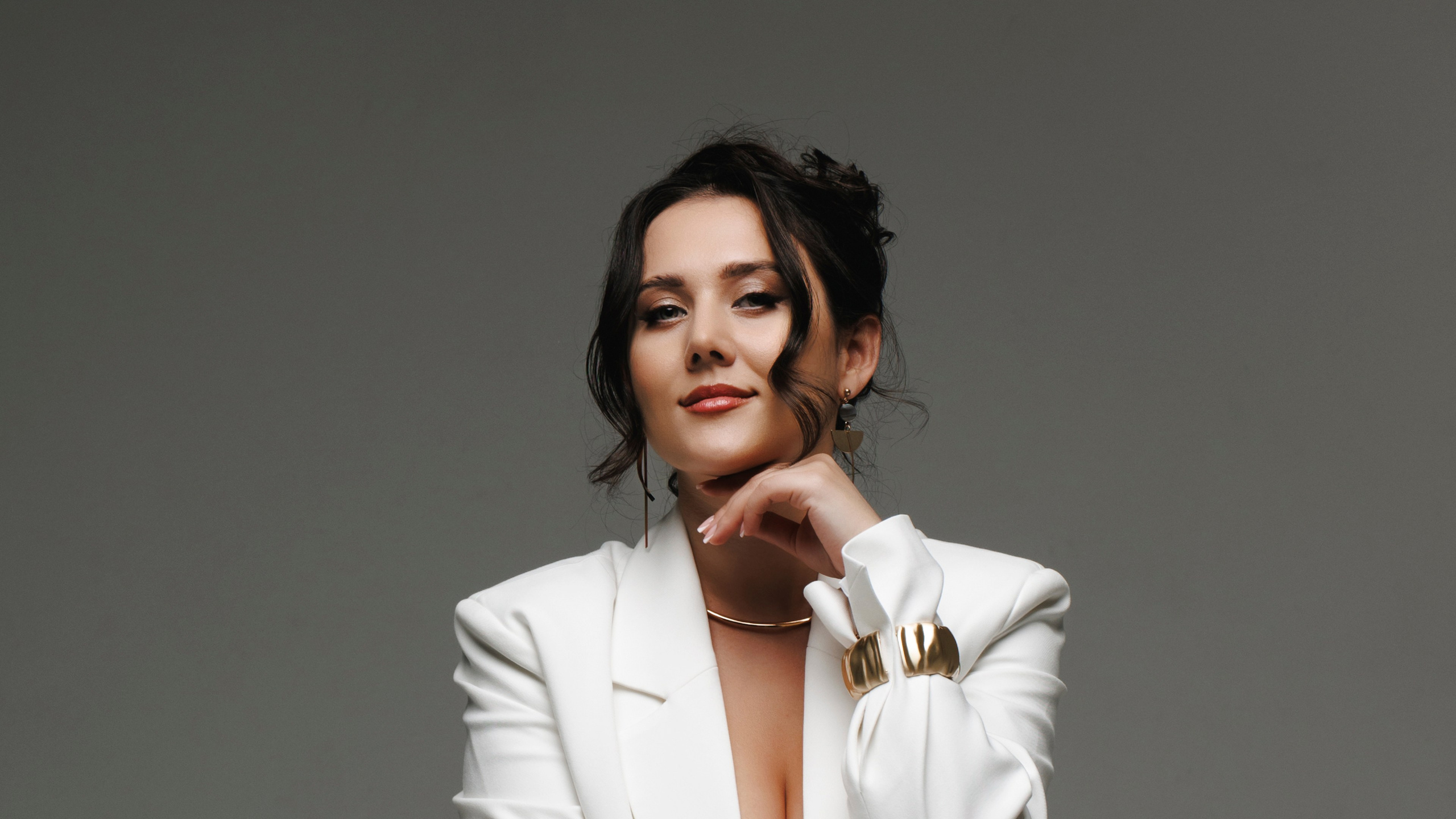 Женская фотосессия в минимализме. Профессиональный фотограф в Санкт-Петербурге Александр Волосенцев