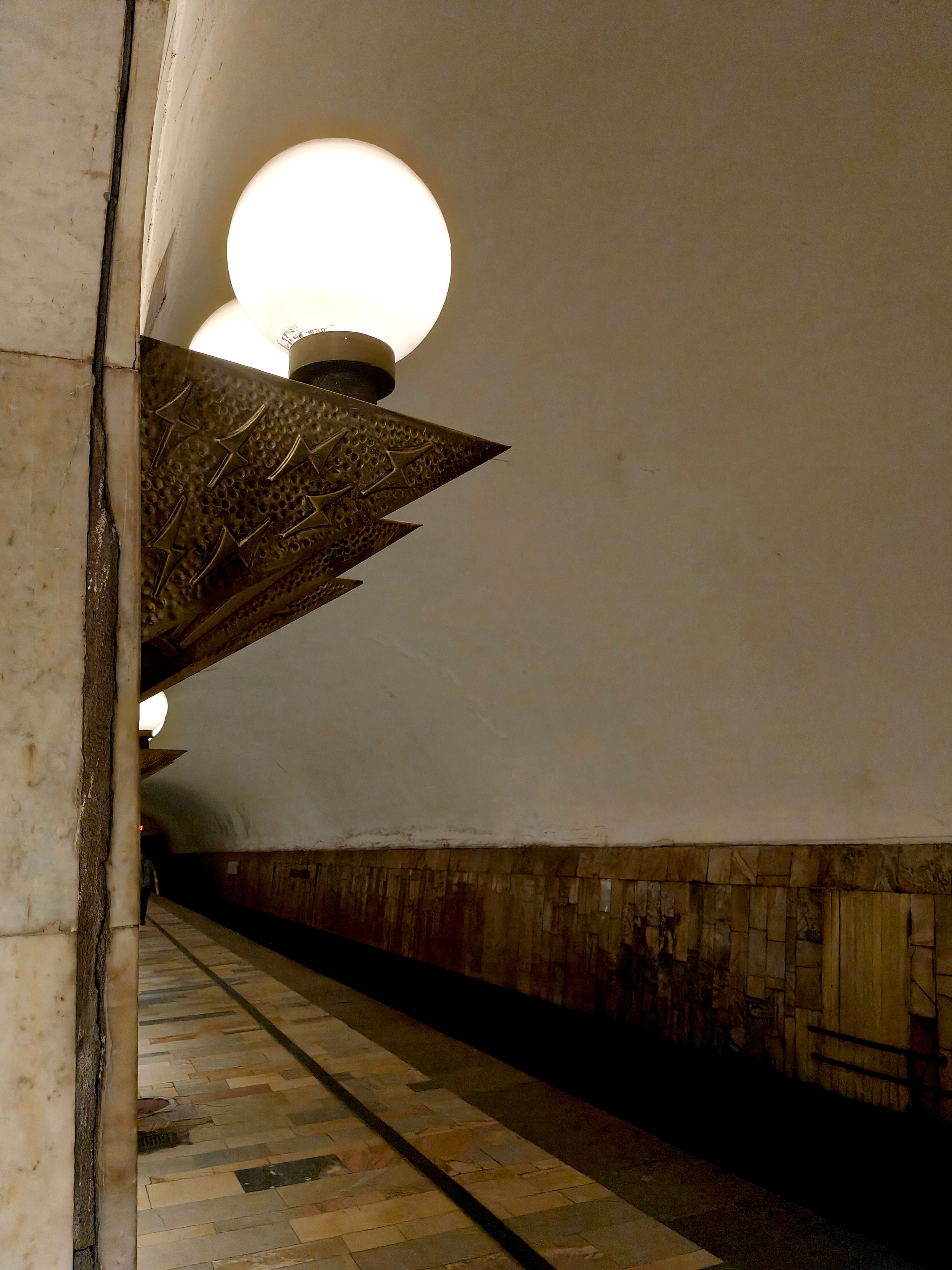 Метро Москвы. Монохромный фотограф