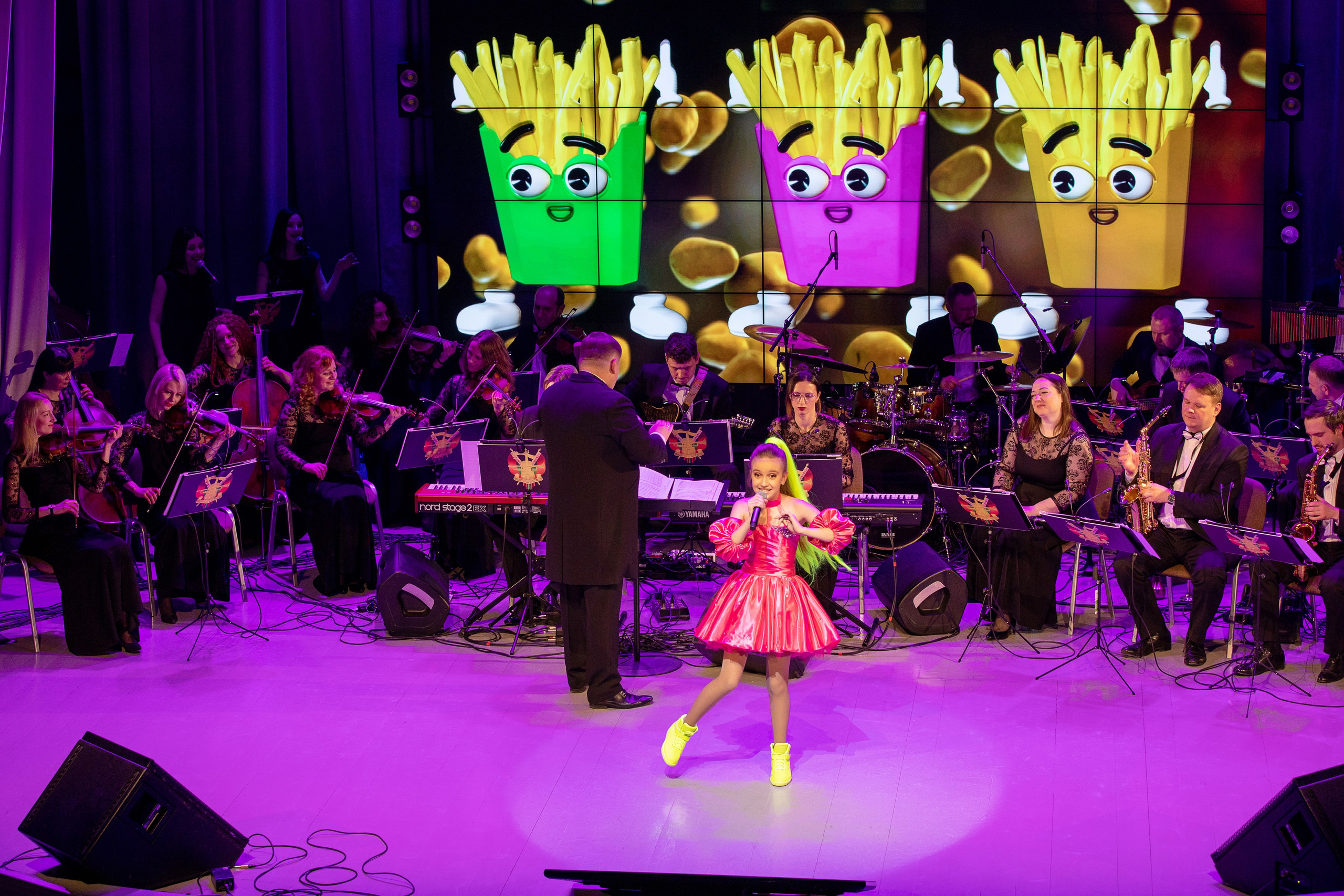 Земля под белыми крыльями. Москва. Жанна Бакунович, ваш профессиональный фотограф в Минске