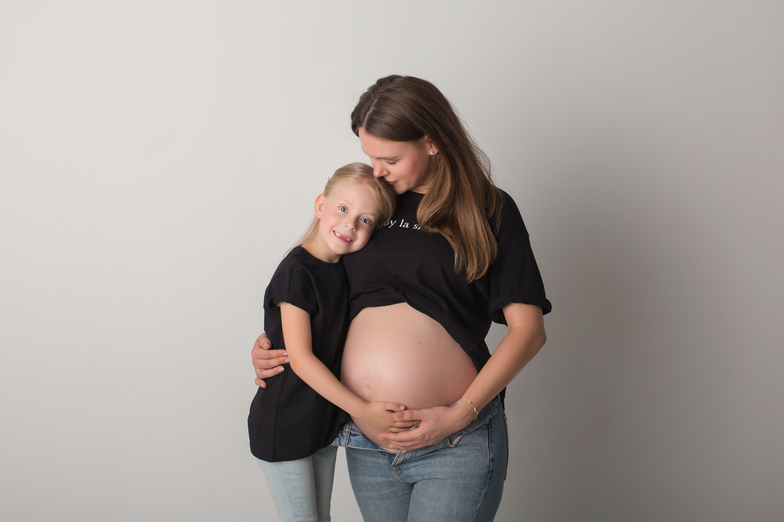 Беременность. Фотограф беременности, новорождённых и деток до года в Актау