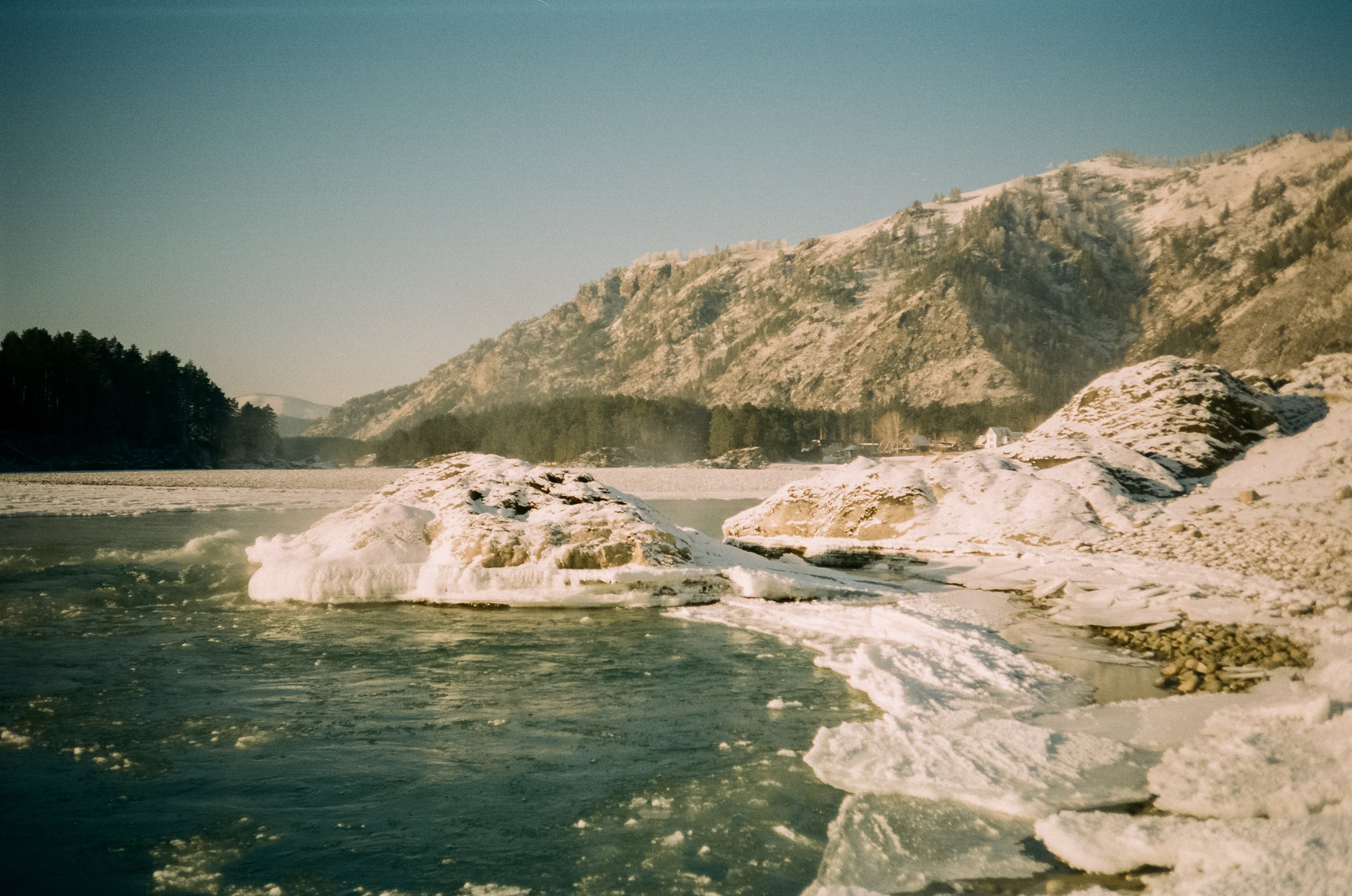 Бережок первый день, мост Бирюзовая Катунь / 10 декабря 2023 года (-25