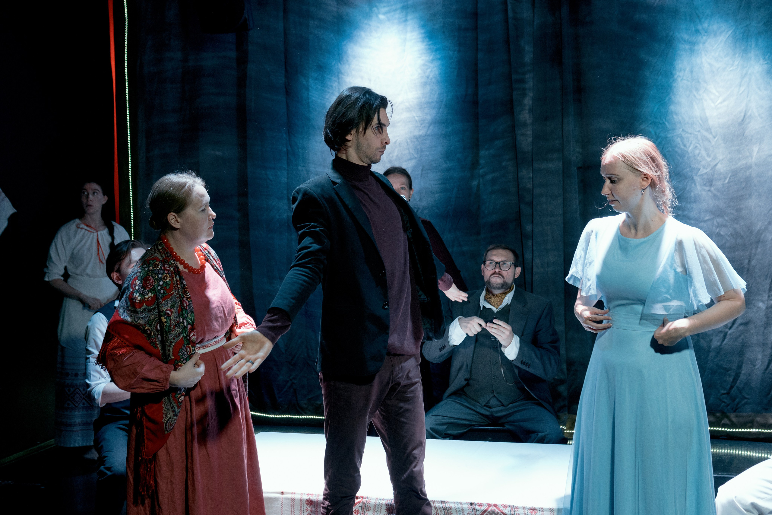 Спектакль «Женитьба». Репортажный и портретный фотограф Андрей Гаровский