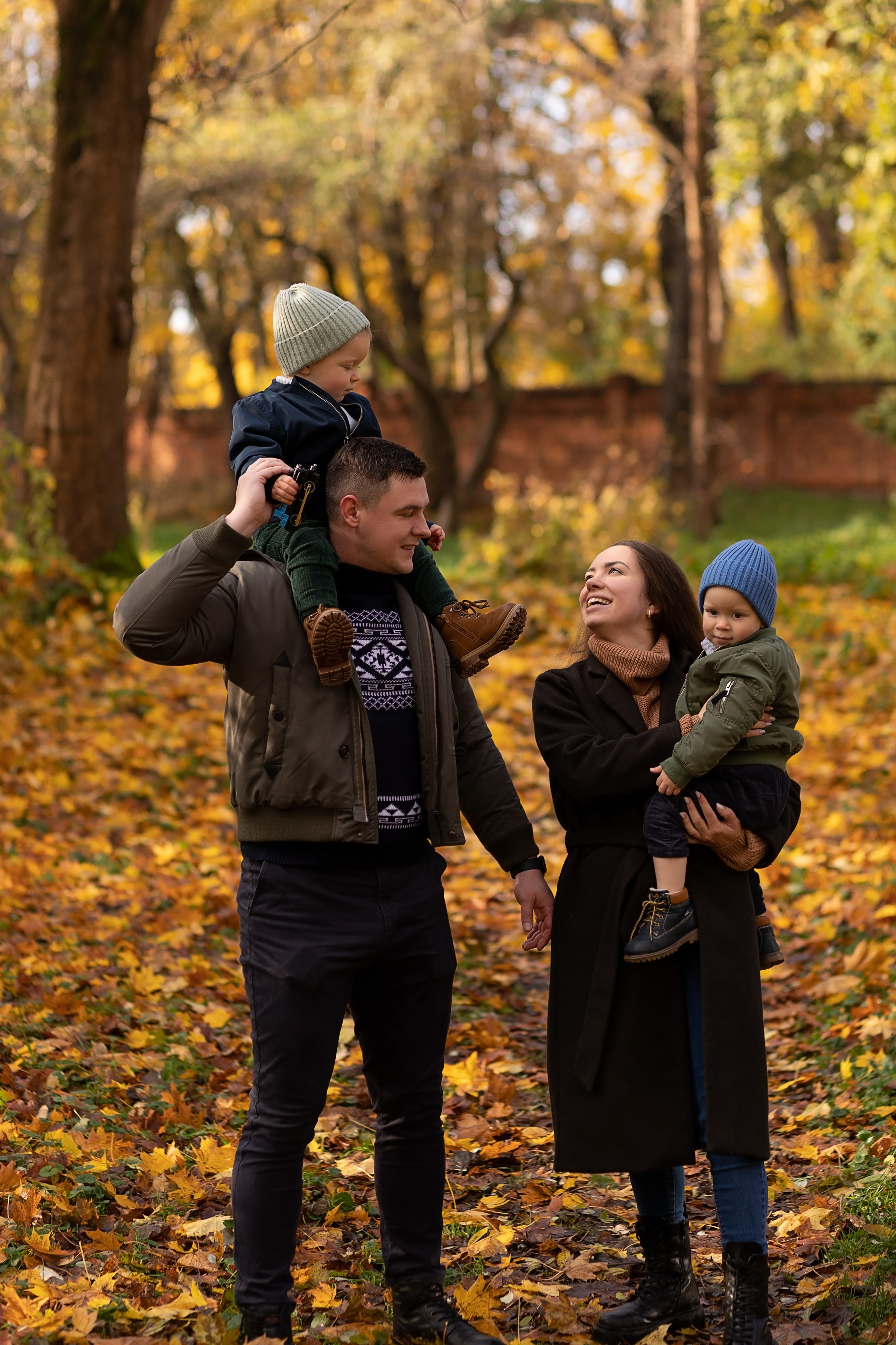 Дима, Настя, Даня, Тема. Главная