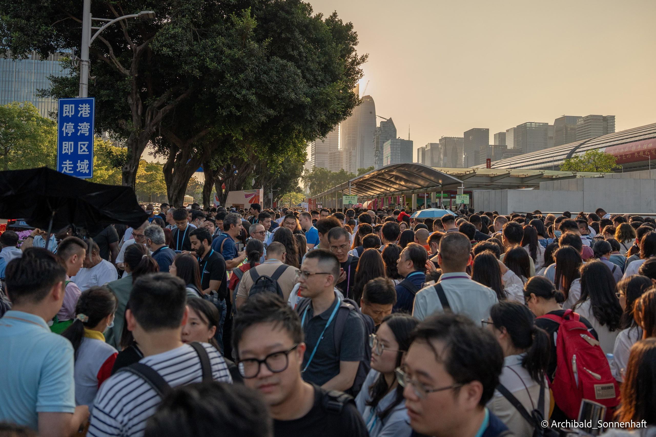 Short trip to Canton fair. Photographer in Guangzhou, China. Archibald Sonnenhaft