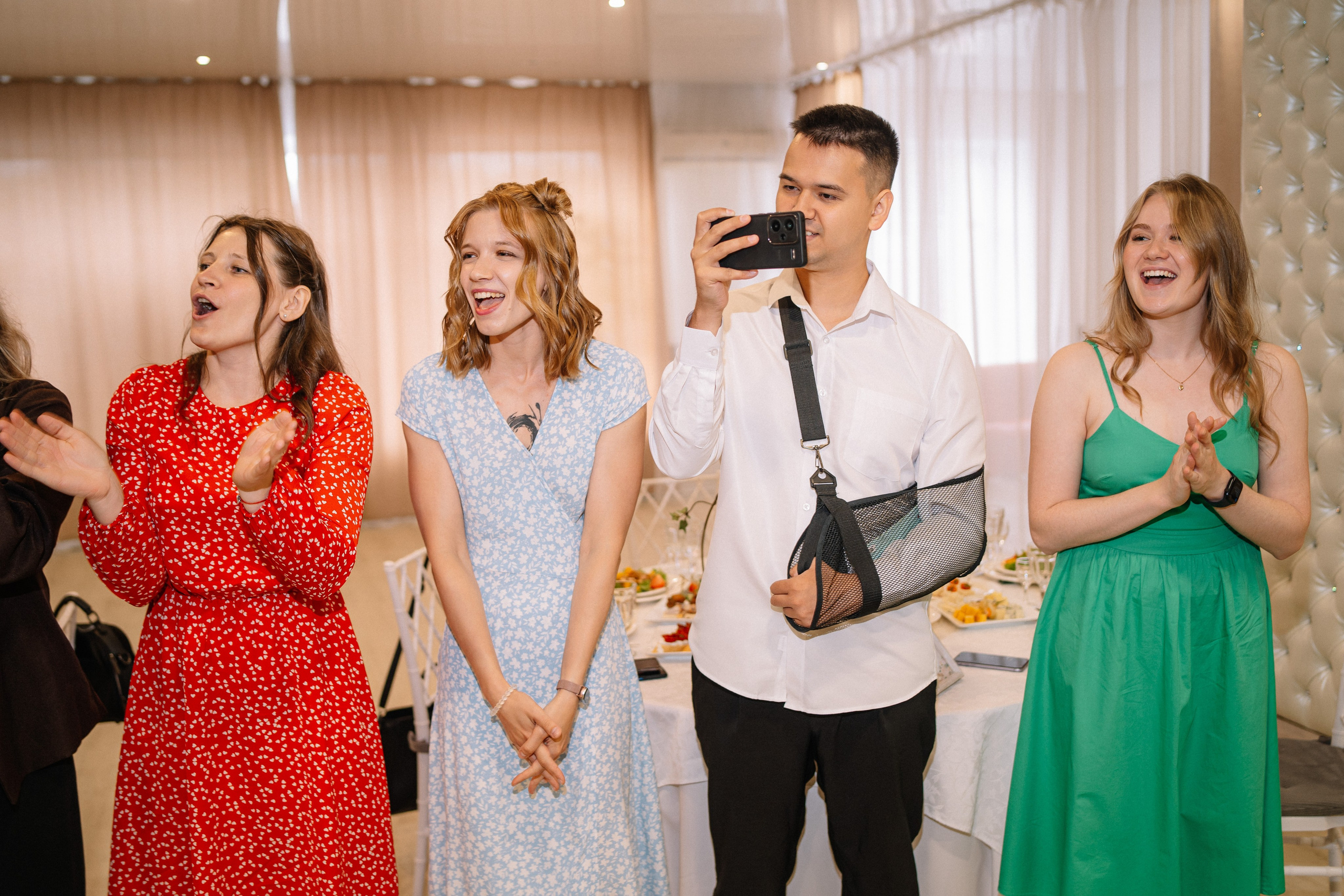 Анастасия и Роман — банкет Времена года. Репортажный (Event) фотограф в Барнауле | Даниил Маркин | Качество и вайб