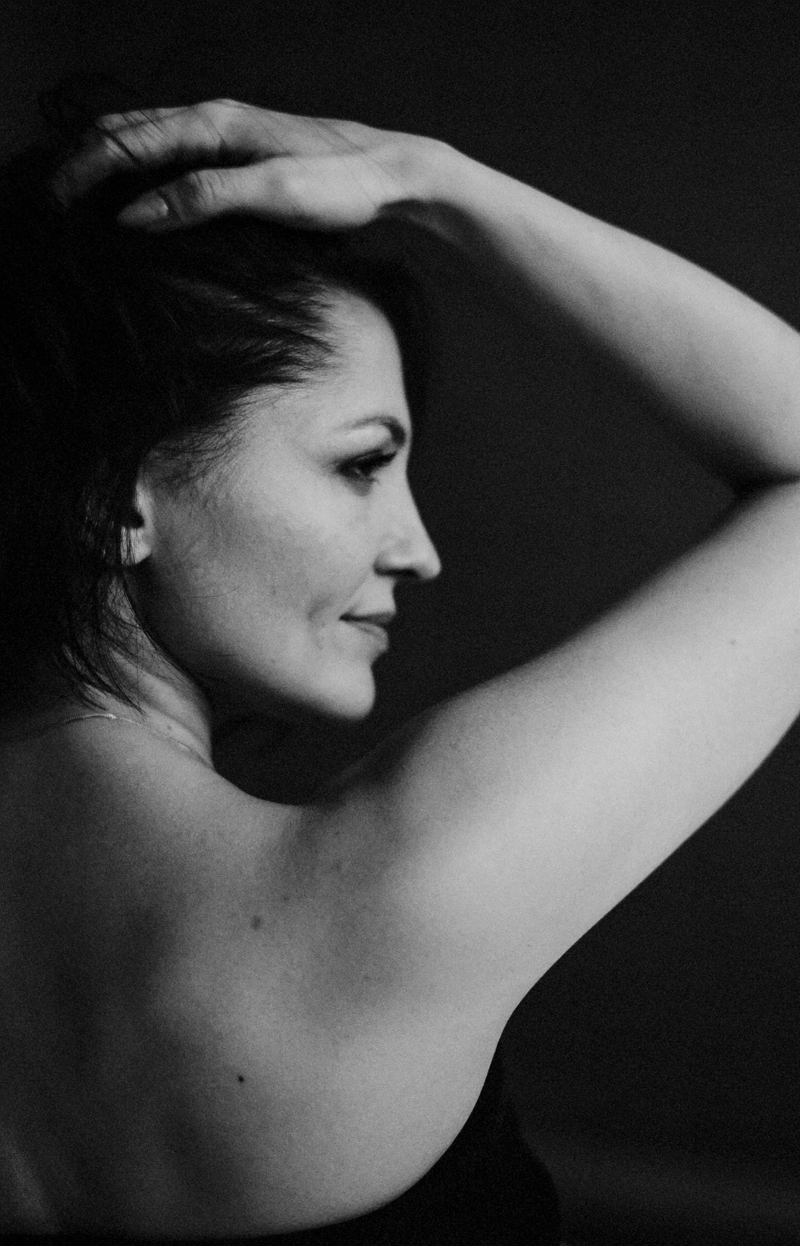 девушка в студи женская фотосессия в студии женская съемка