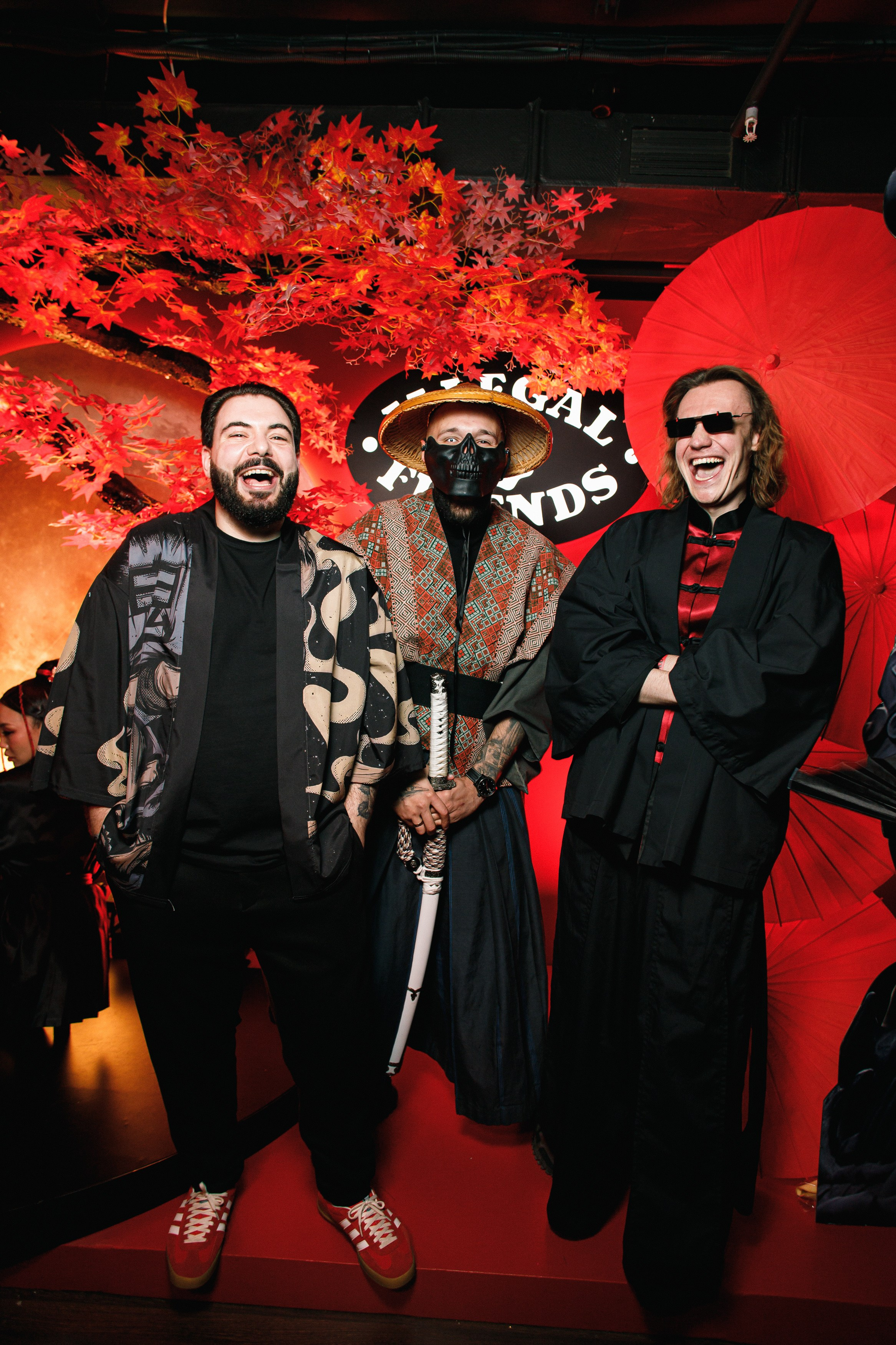 ILLEGAL FRIENDS | ASIA. СВОИ. ФОТООТЧЕТЫ-СОБЫТИЯ-МЕСТА