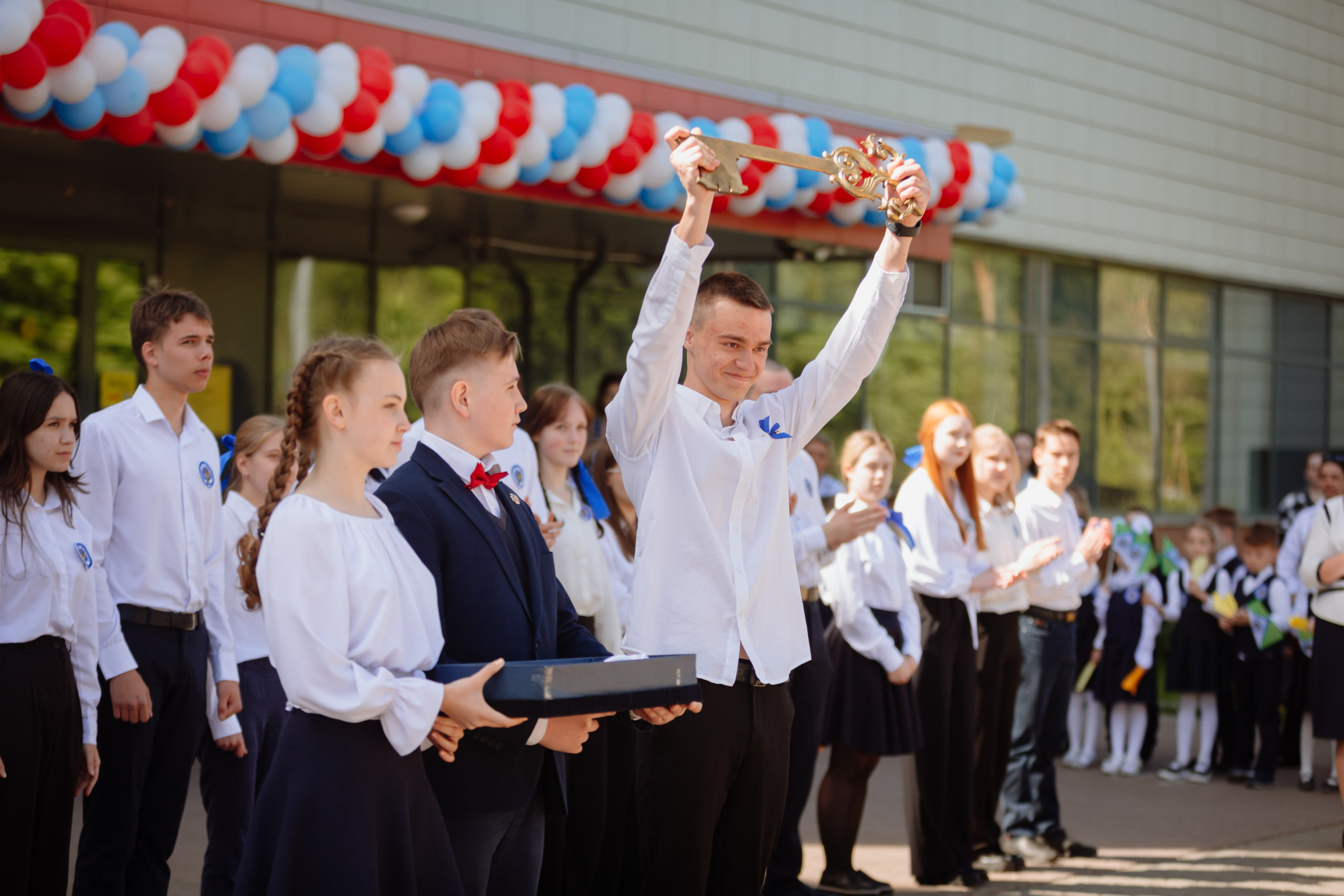 Последний звонок 2024 (2 часа фотосъемки). Профессиональный фотограф Надежда Антонова