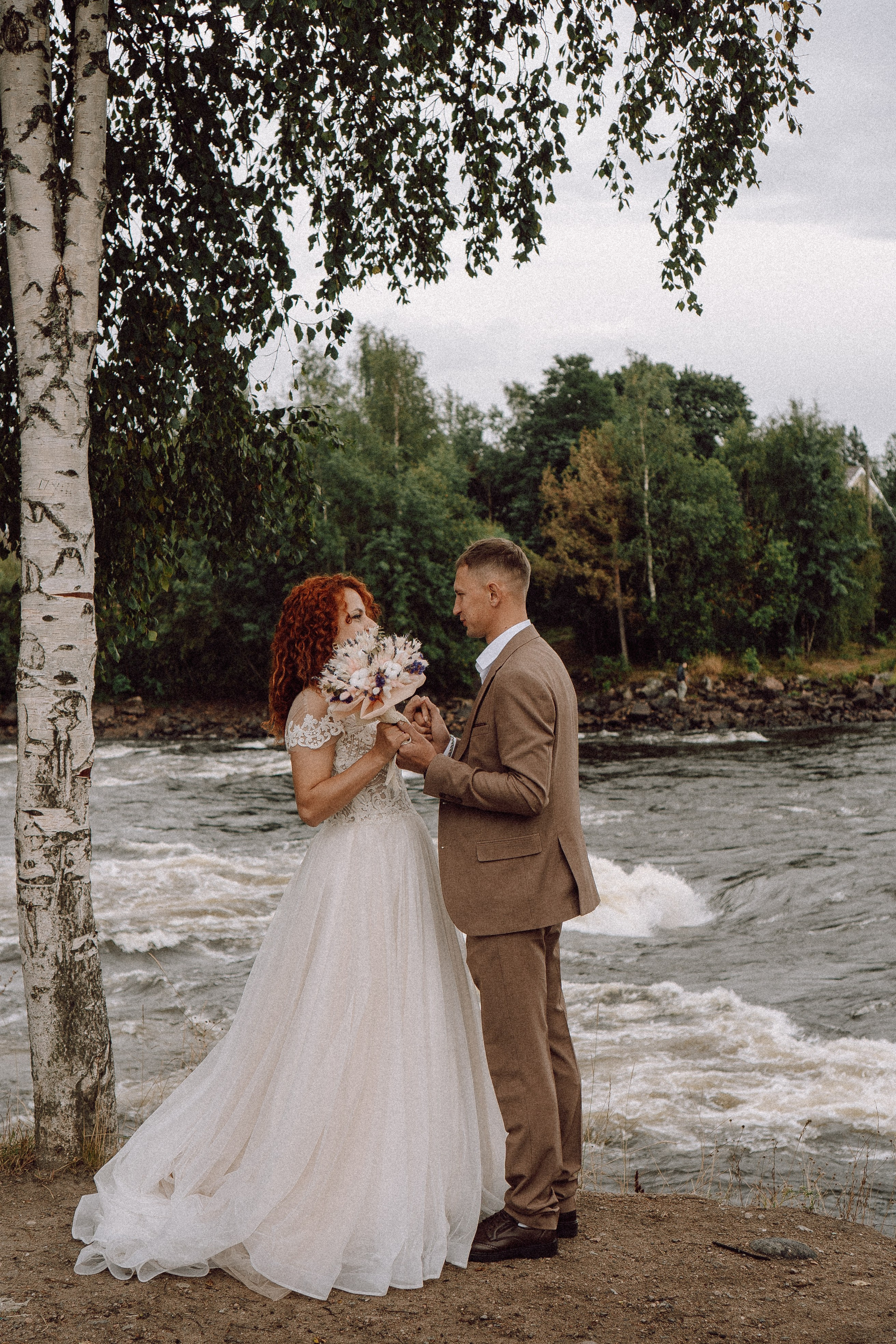 СВАДЕБНАЯ ФОТОСЕССИИЯ ПАРЫ В ГОРОДЕ ПРИОЗЕРСК В СОСНОВОМ ЛЕСУ И С ПИКАПОМ. Профессиональный фотограф, Санкт-Петербург — Виктория Богомолова