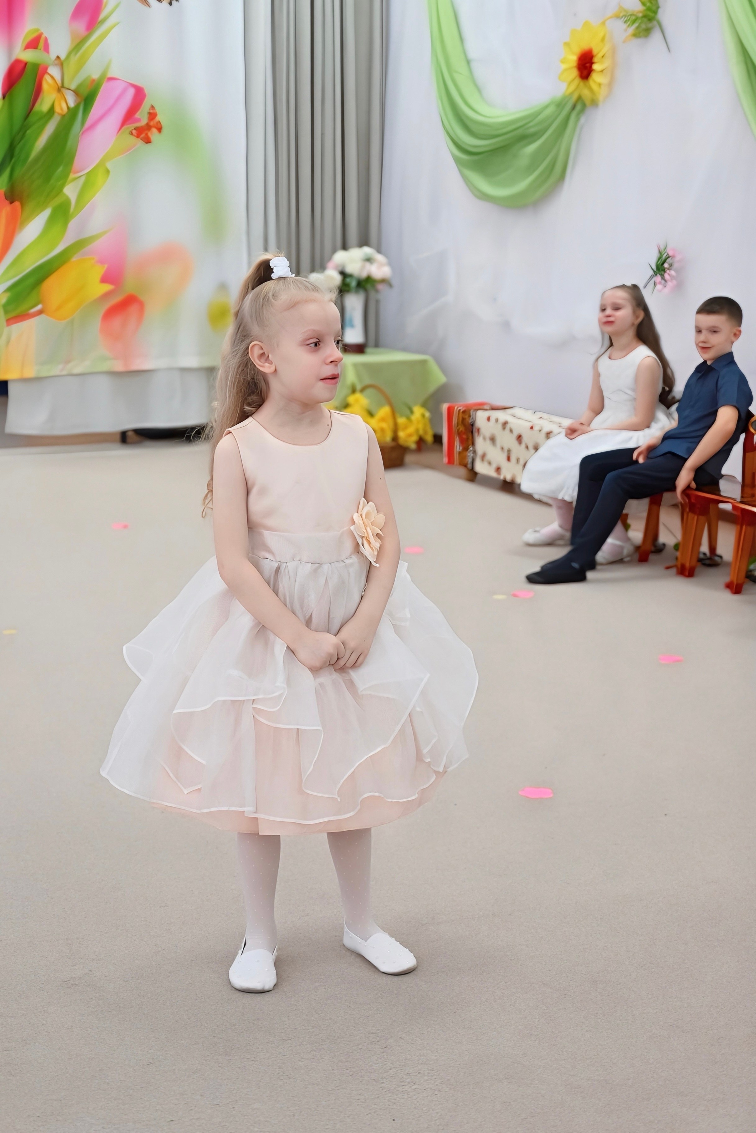Праздник в группе Цветик семицветик. Семейный и детский фотограф Москва