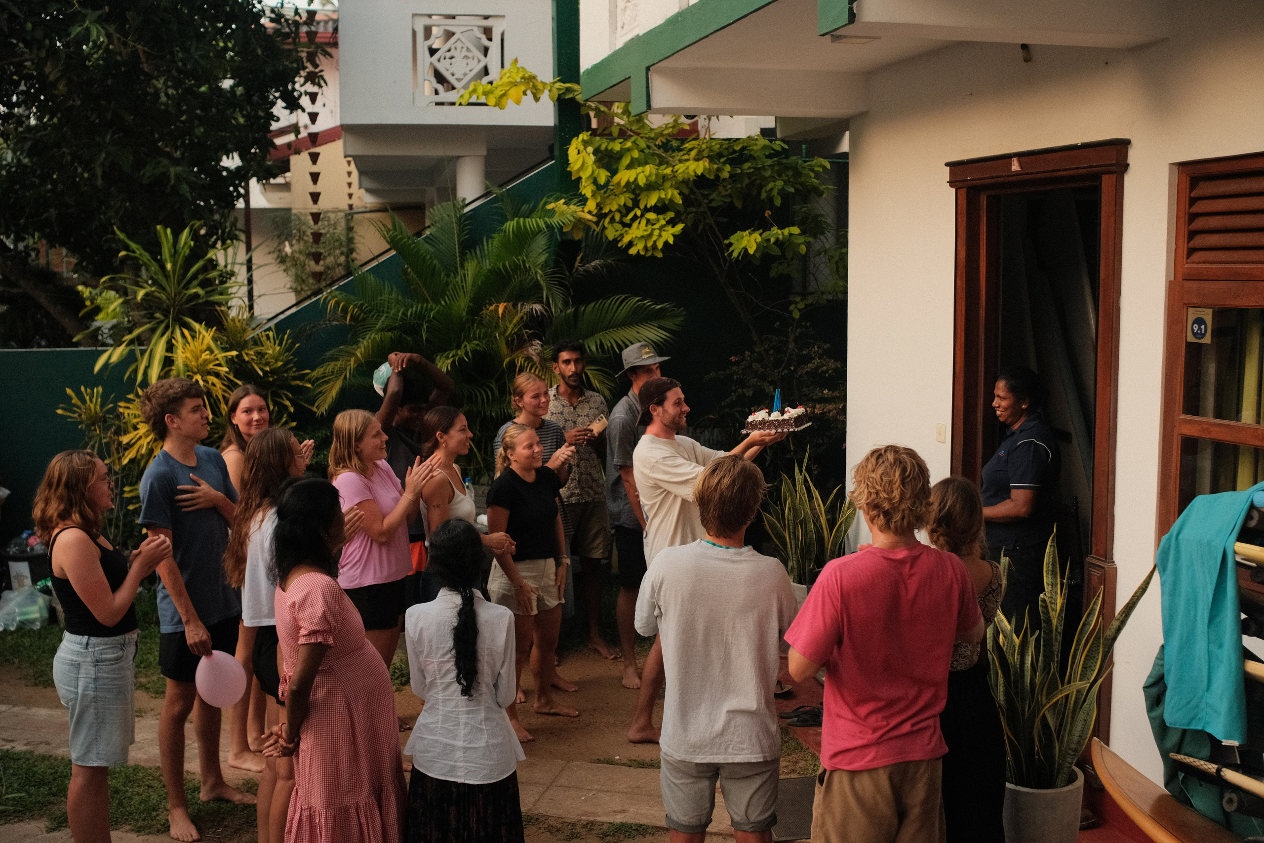 Volunteers. Creative travel photographer — Berg Daria