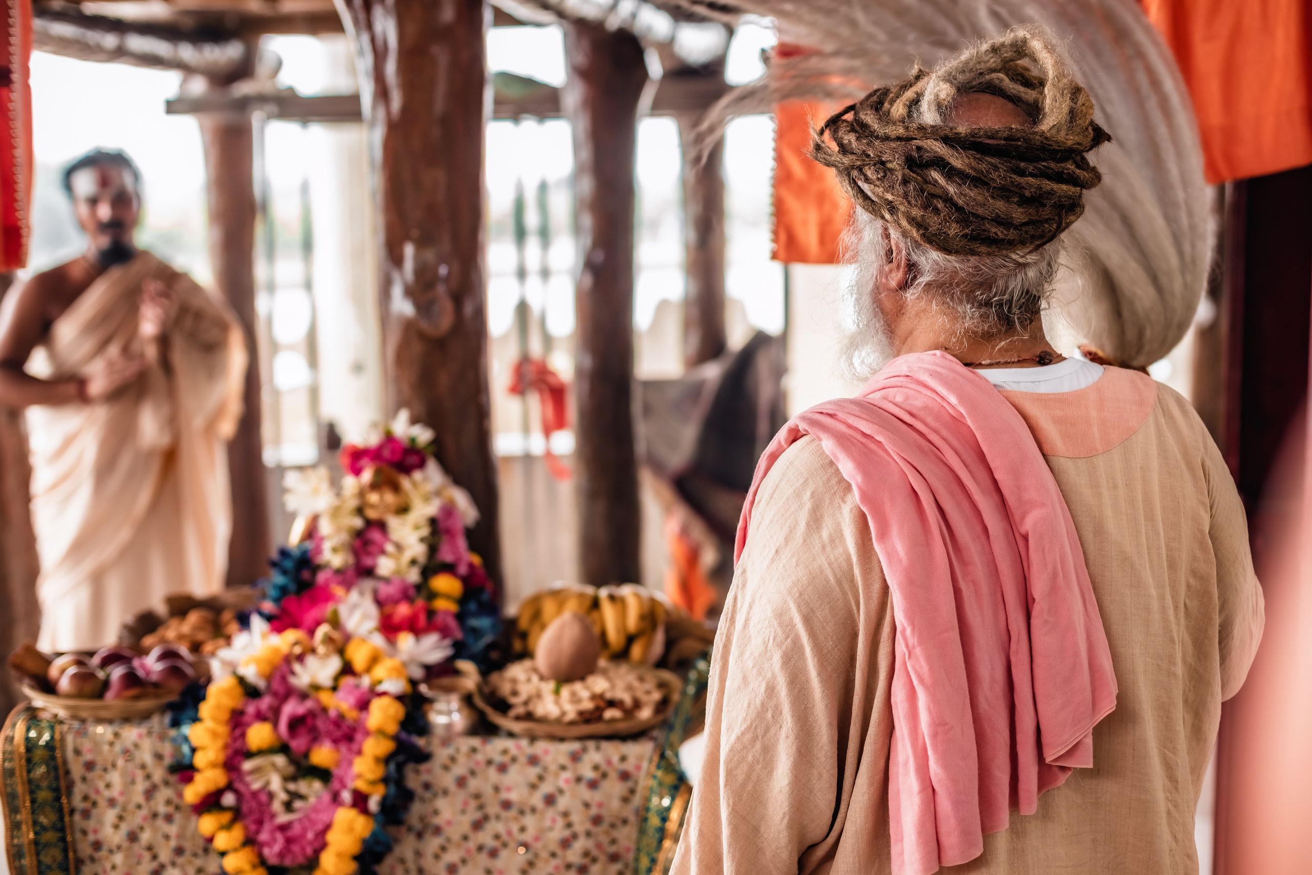 Abhisheka Devraha Baba on Sri Devdas ji maharaj bd. Mariam Bagdasaryan