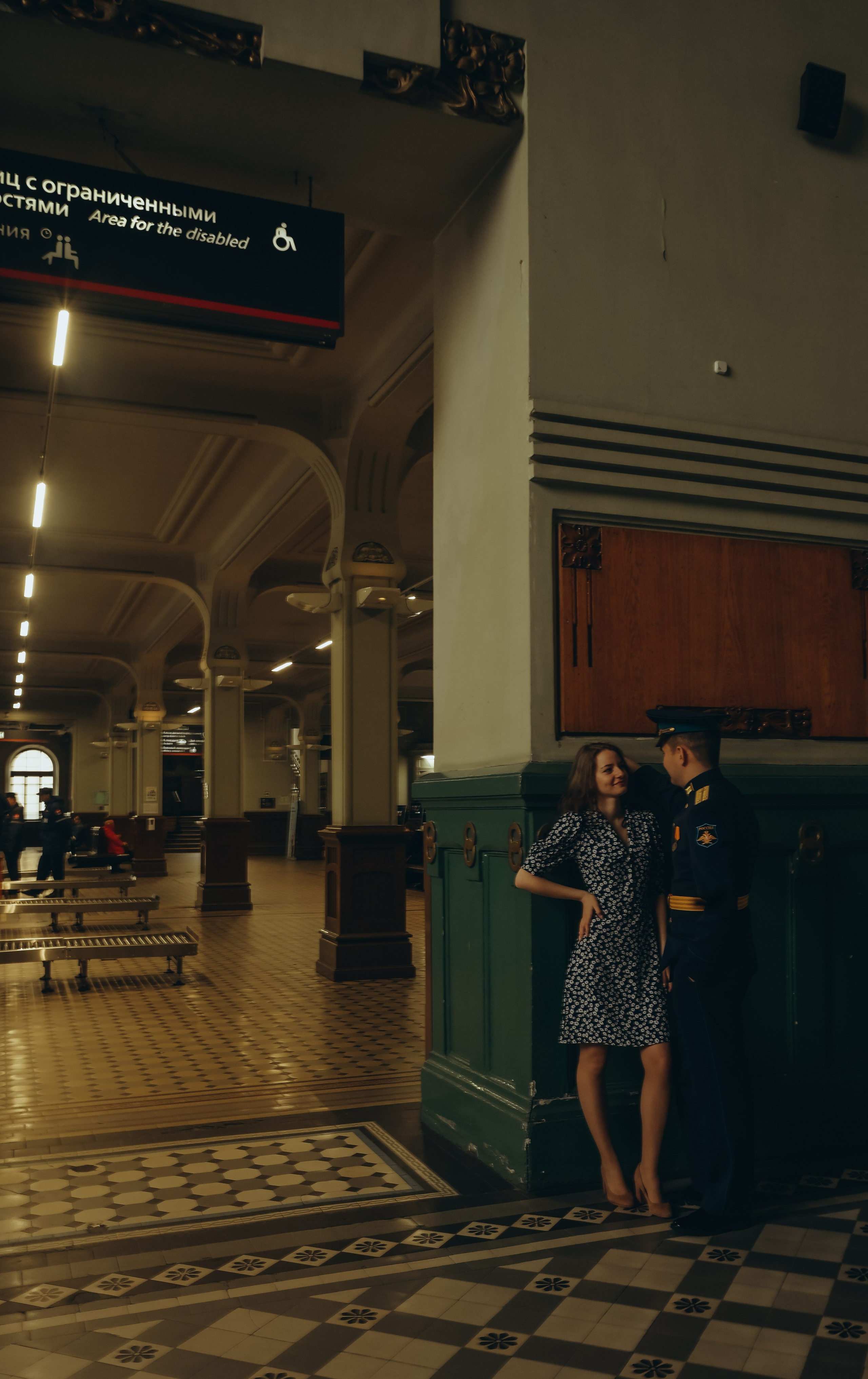 Love story на вокзале. Анастасия и Азамат. Семейный и свадебный фотограф в Санкт-Петербурге Яна