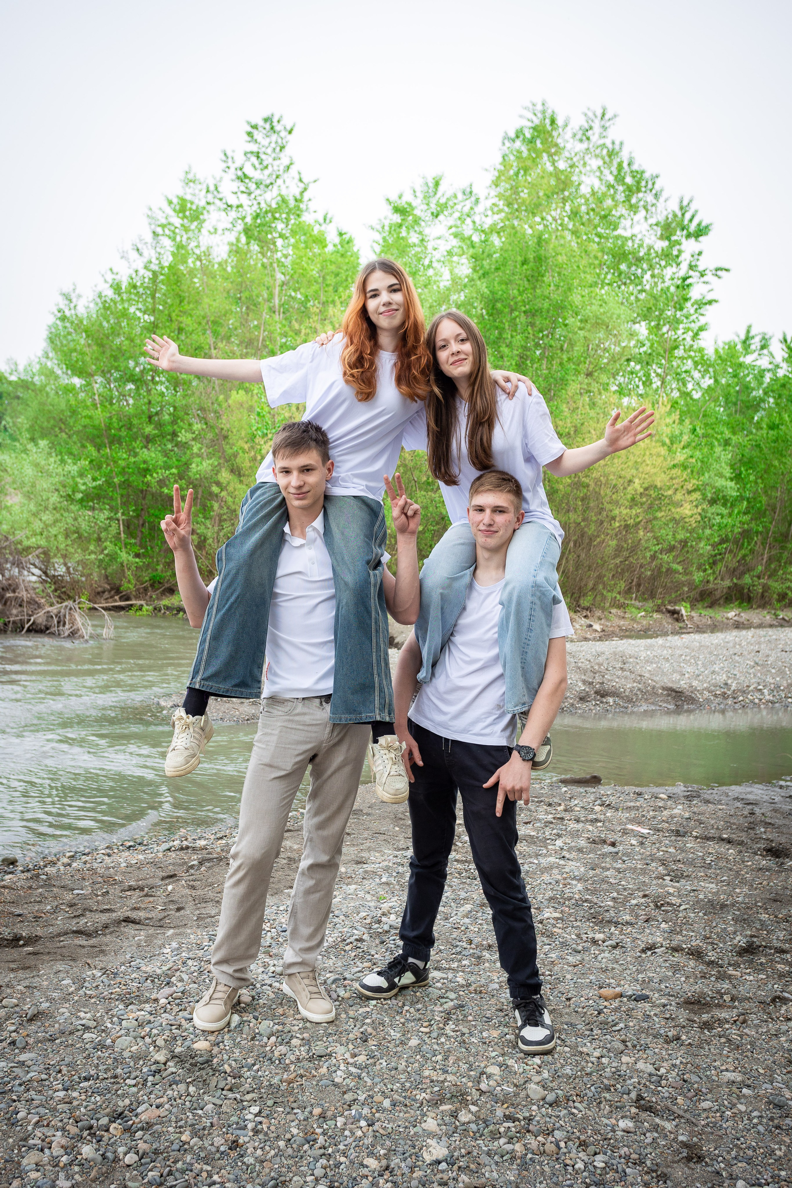 Уличная фотосессия на выпускной альбом. Выпускные альбомы Майкоп, Краснодар Елена Золотарева