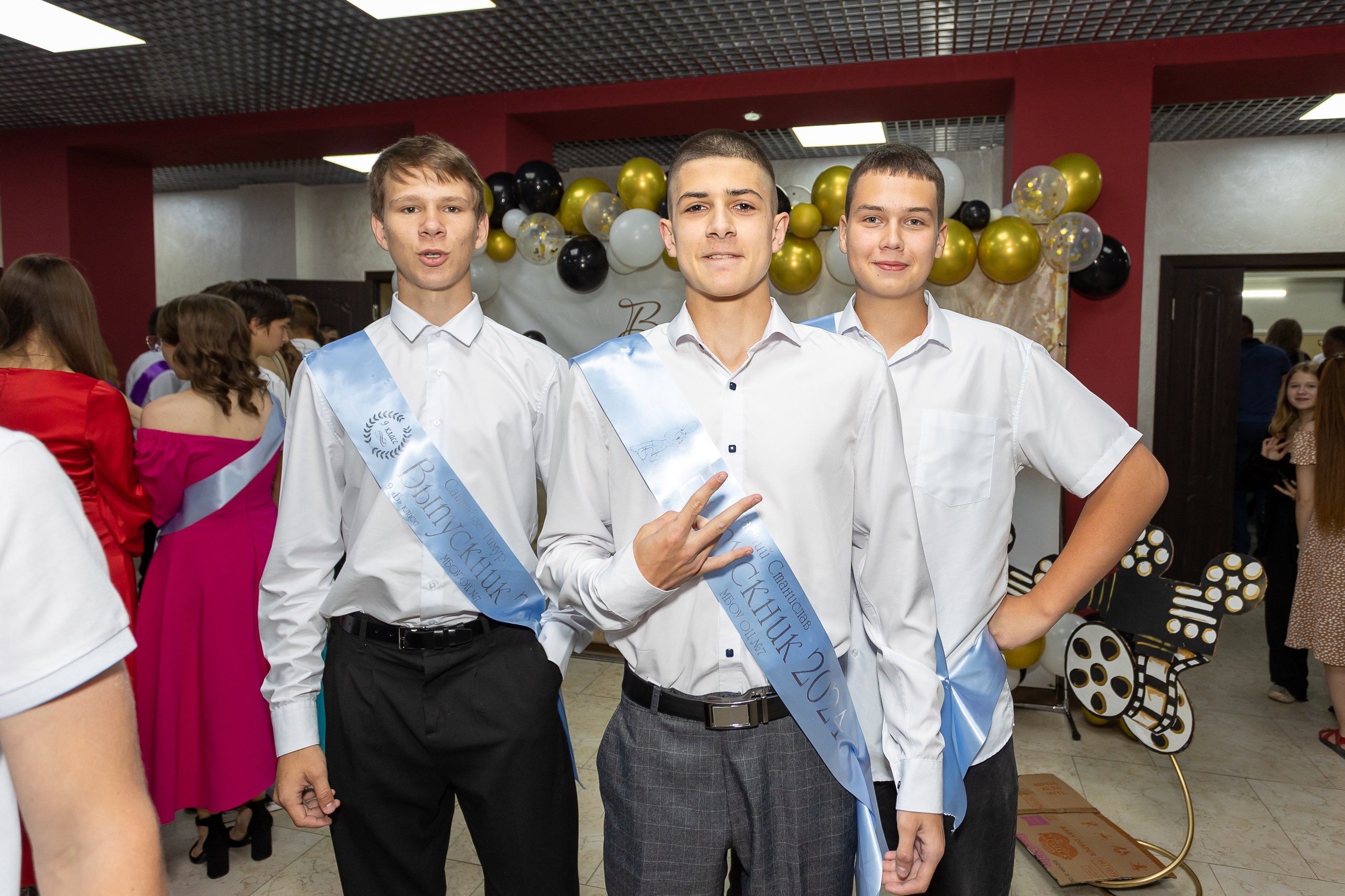 Вручение аттестата и выпускной вечер. Выпускные альбомы Майкоп, Краснодар Елена Золотарева