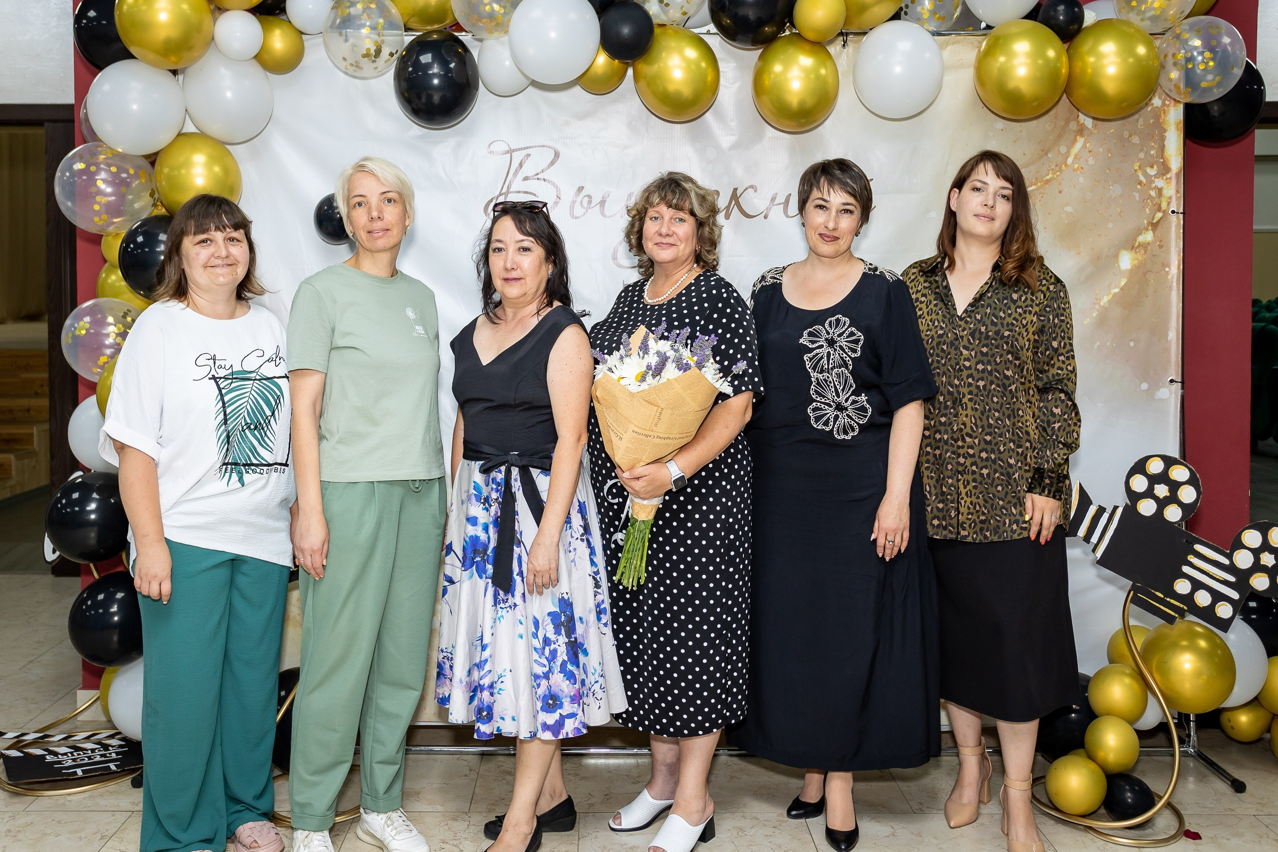 Вручение аттестата и выпускной вечер. Выпускные альбомы Майкоп, Краснодар Елена Золотарева