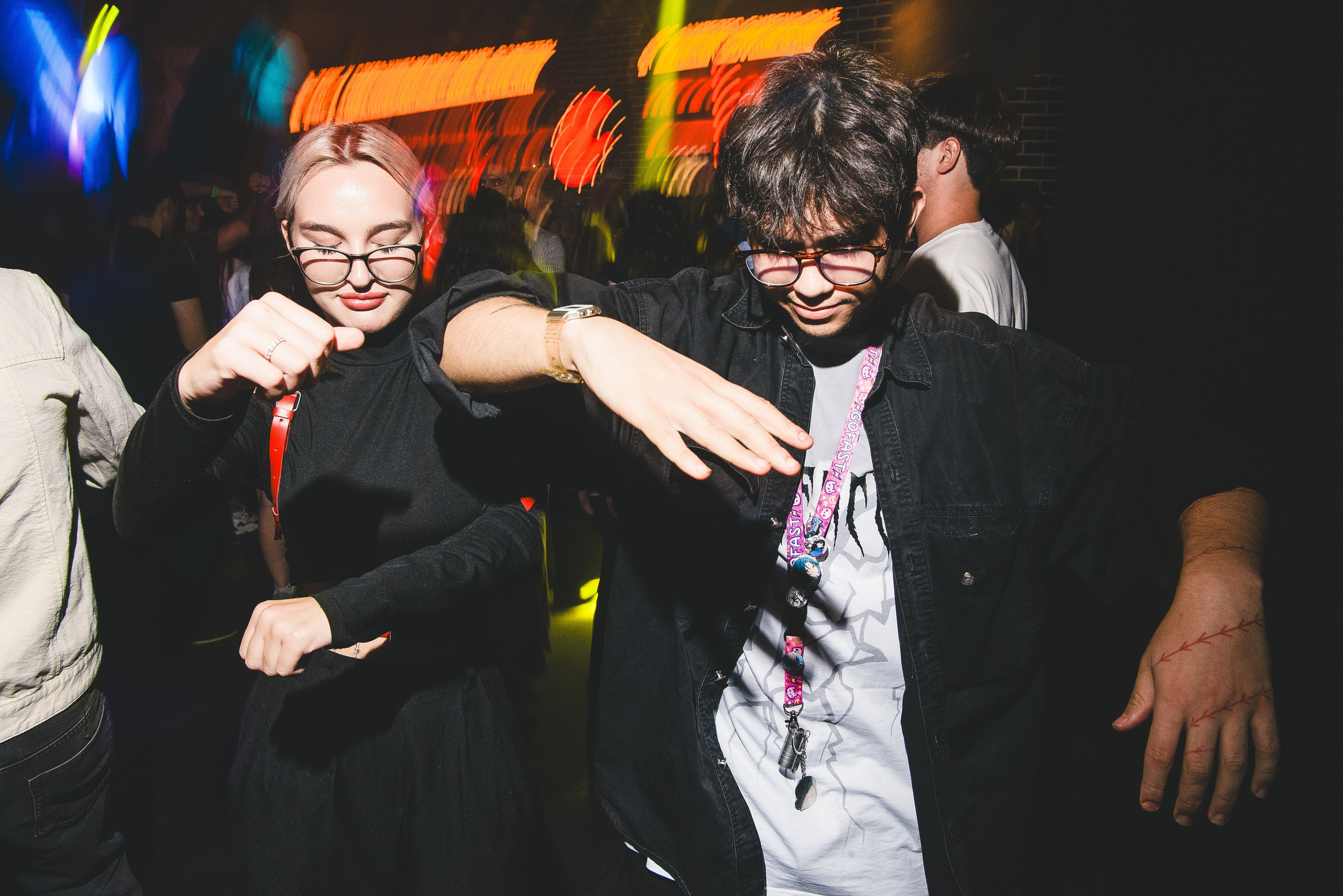 Фотоотчёты о вечеринках для НеБар Волгоград. Или стиль «пьяный фотограф». Фотограф в Волгограде и Волжском Александр Горбань