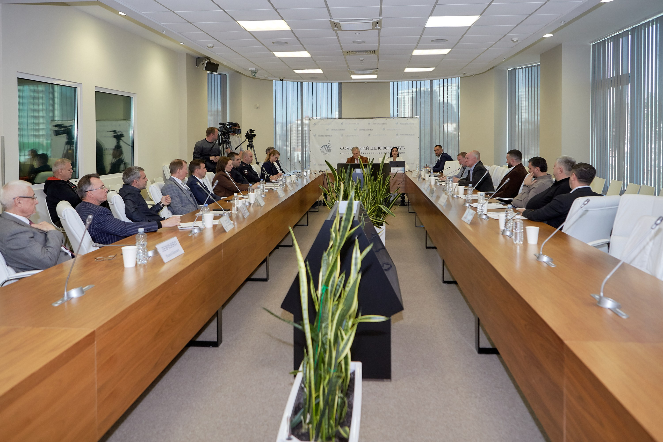 Репортажная съемка конференций — портфолио фотографа в Сочи, Адлере Красной Поляне. Фотограф Юрий Никитюк — Сочи |Адлер|Красная Поляна